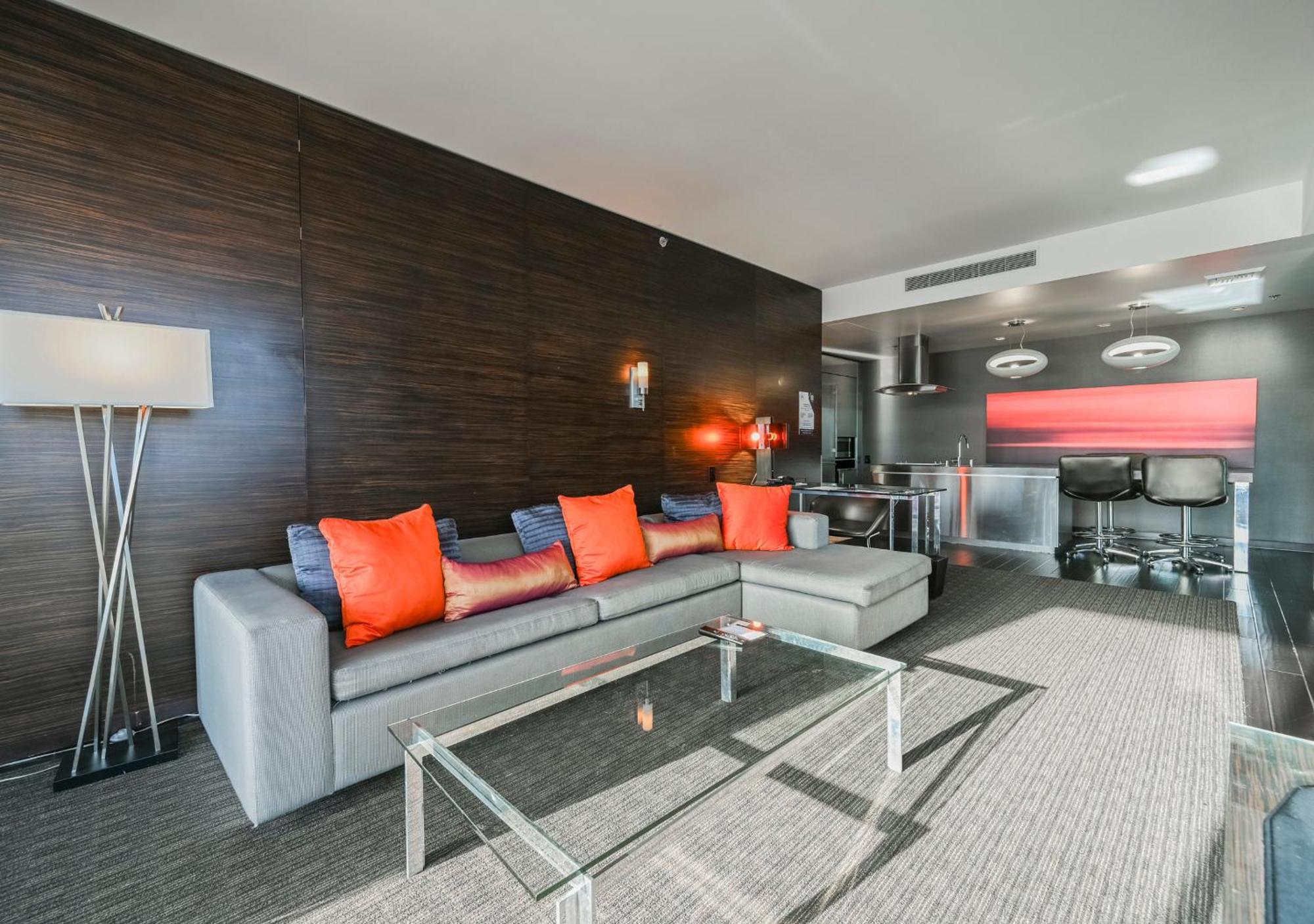 Stripviewsuites Two-bedroom Con-joined Exclusive Apartahotel