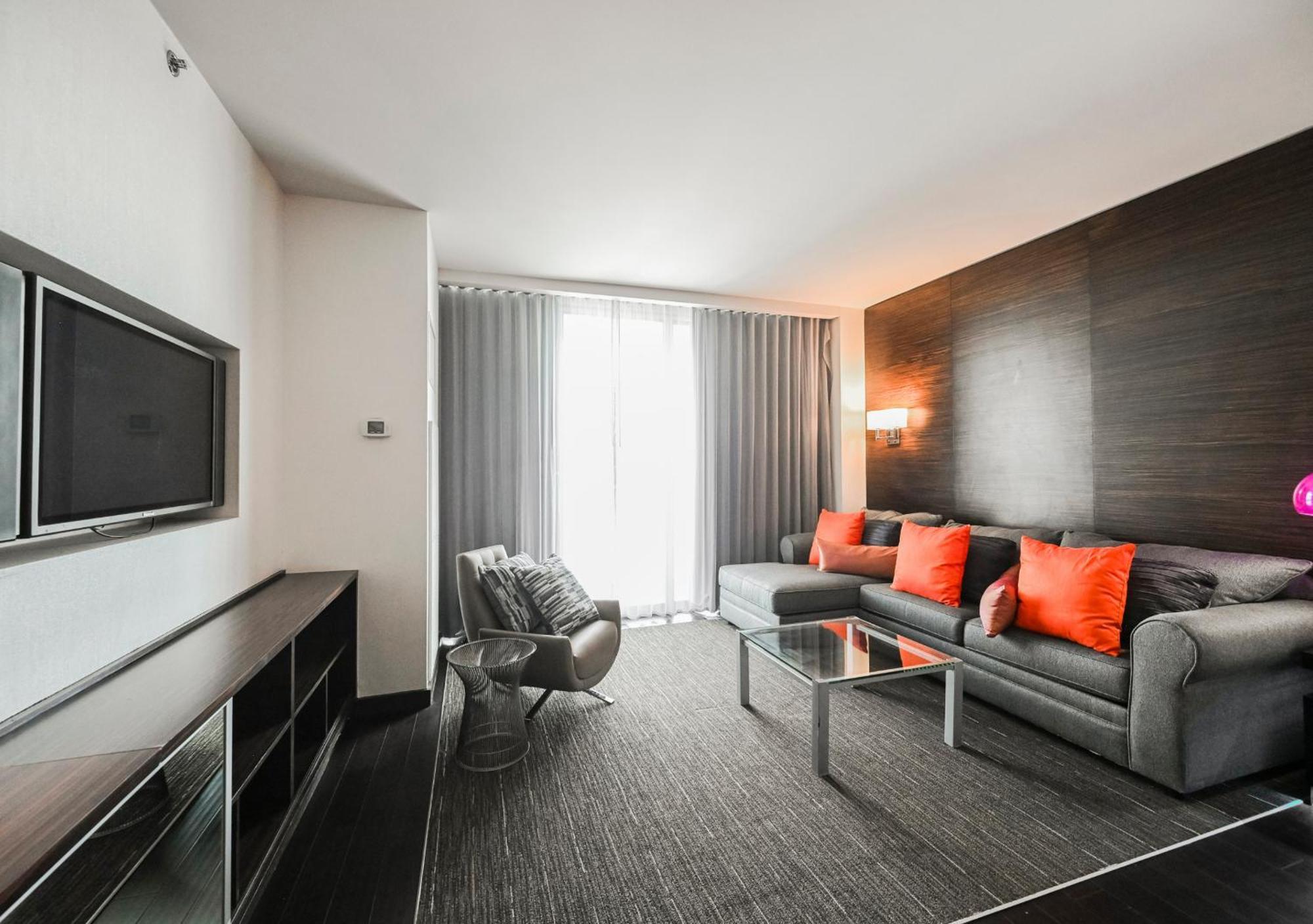 Stripviewsuites Two-bedroom Con-joined Exclusive Apartahotel *