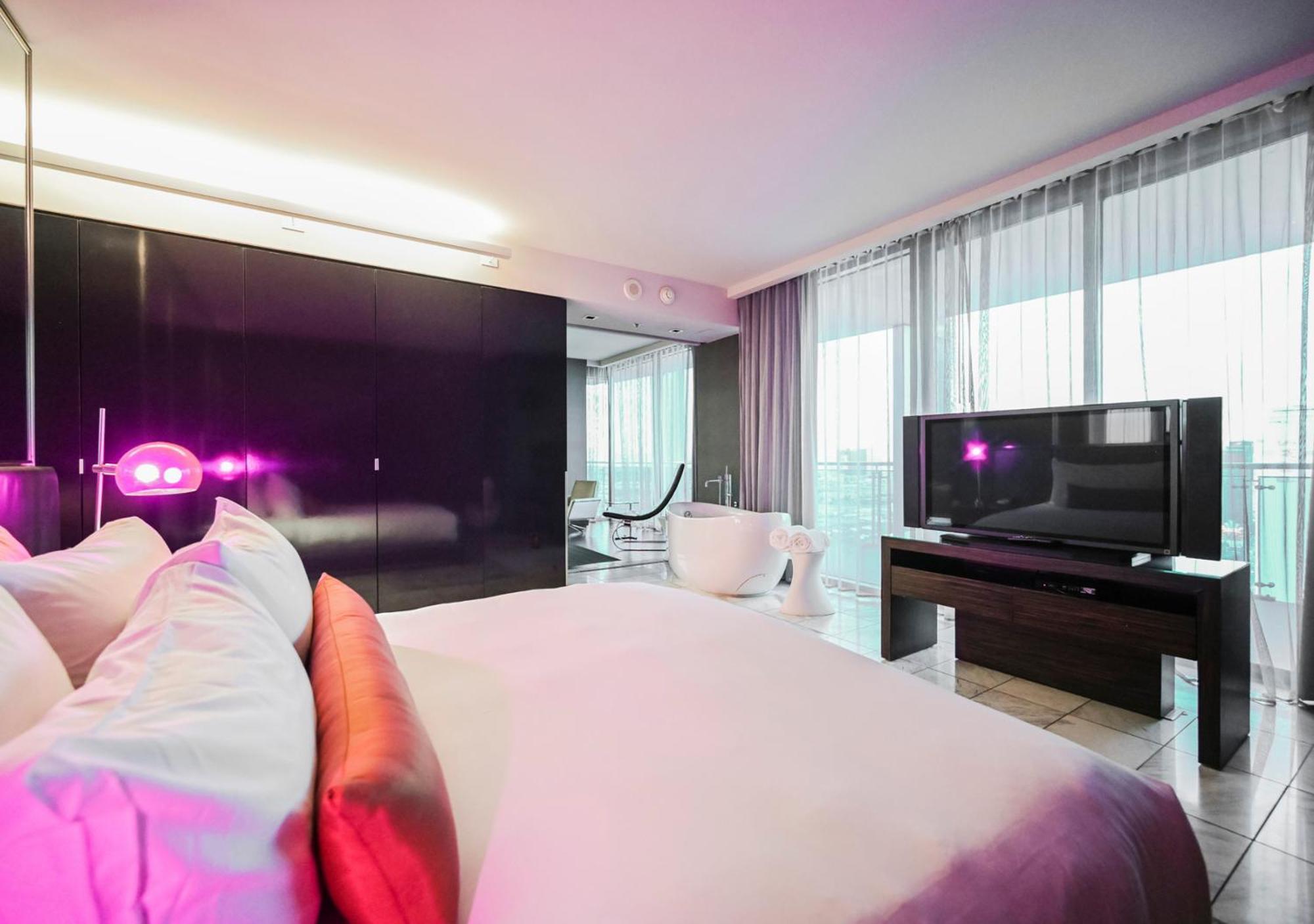 Stripviewsuites Two-bedroom Con-joined Exclusive Apartahotel