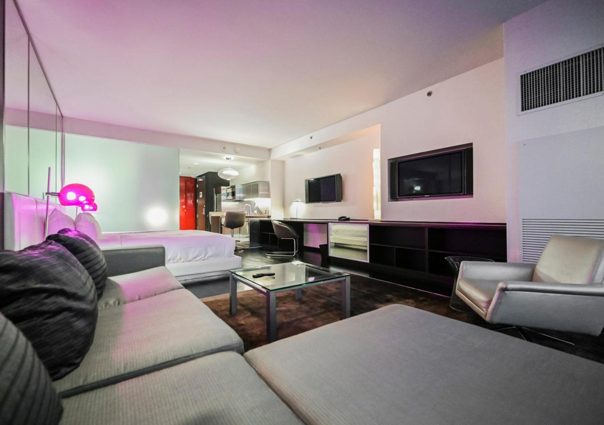 Stripviewsuites Two-bedroom Con-joined Exclusive Apartahotel *