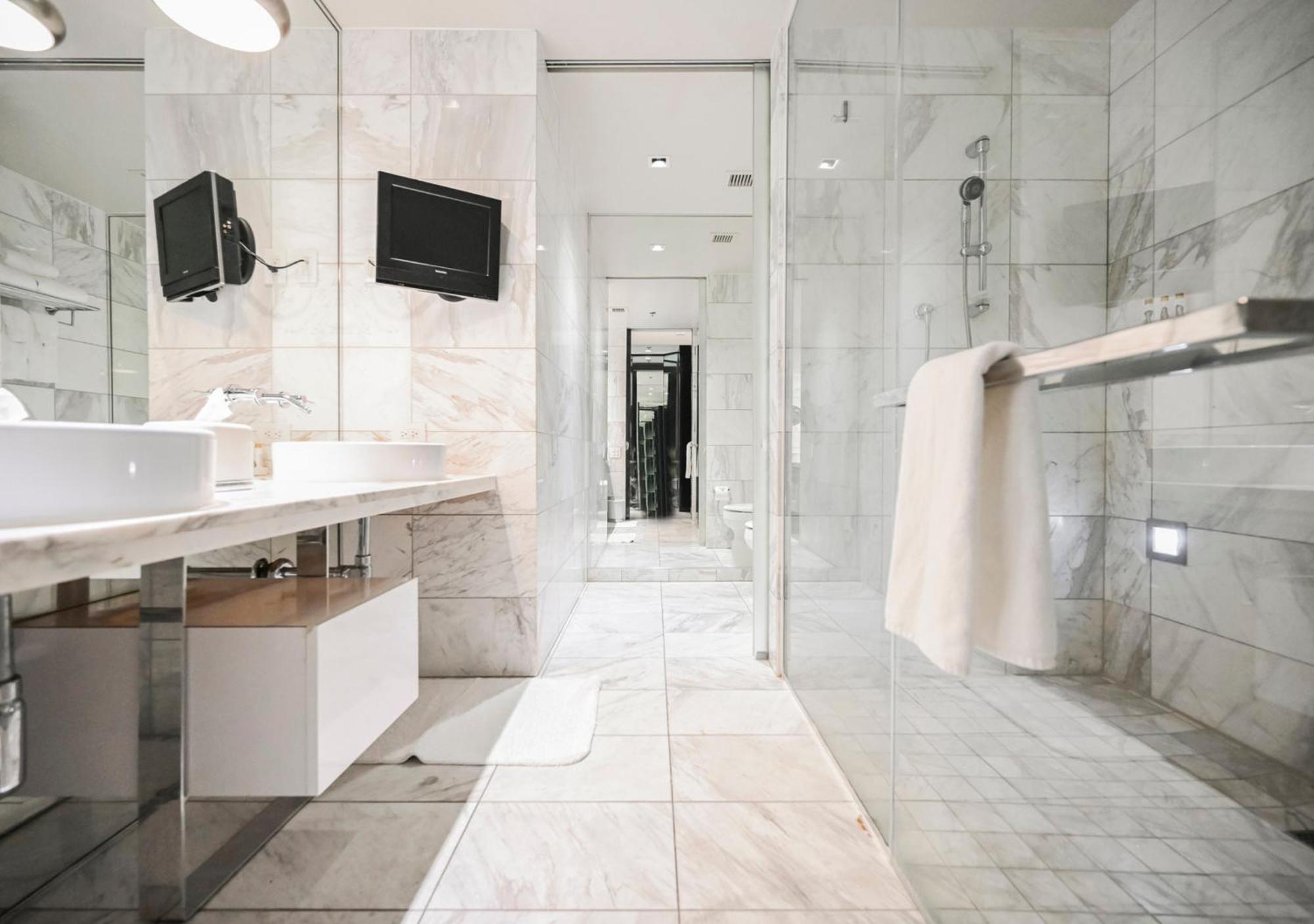 Stripviewsuites Two-bedroom Con-joined Exclusive Apartahotel