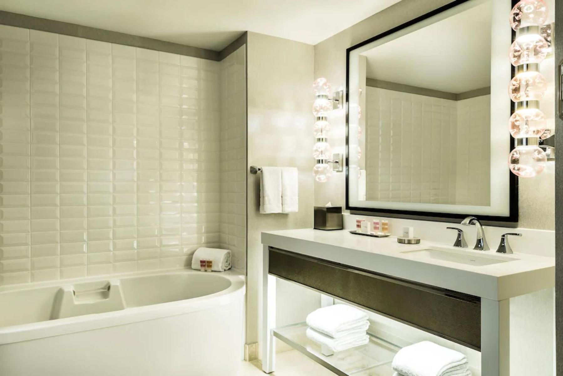 Hotel Planet Hollywood & Casino By Suiteness 4*