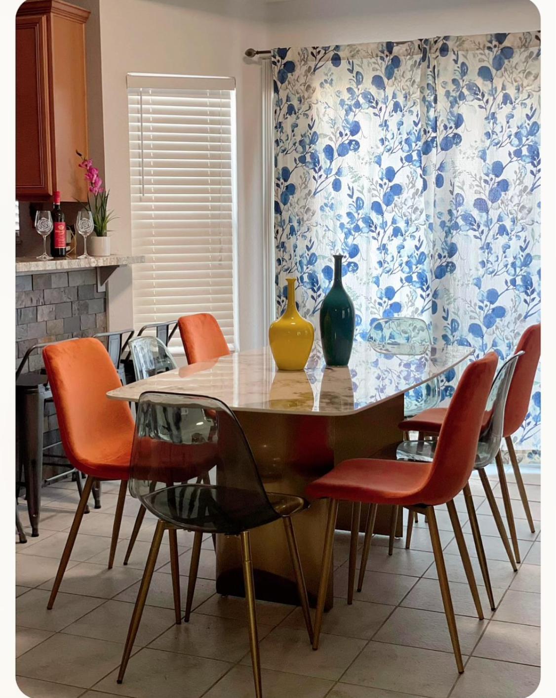 Pet-friendly, Vibrant Oasis - Colorful Retreat Near Summerlin * Las Vegas