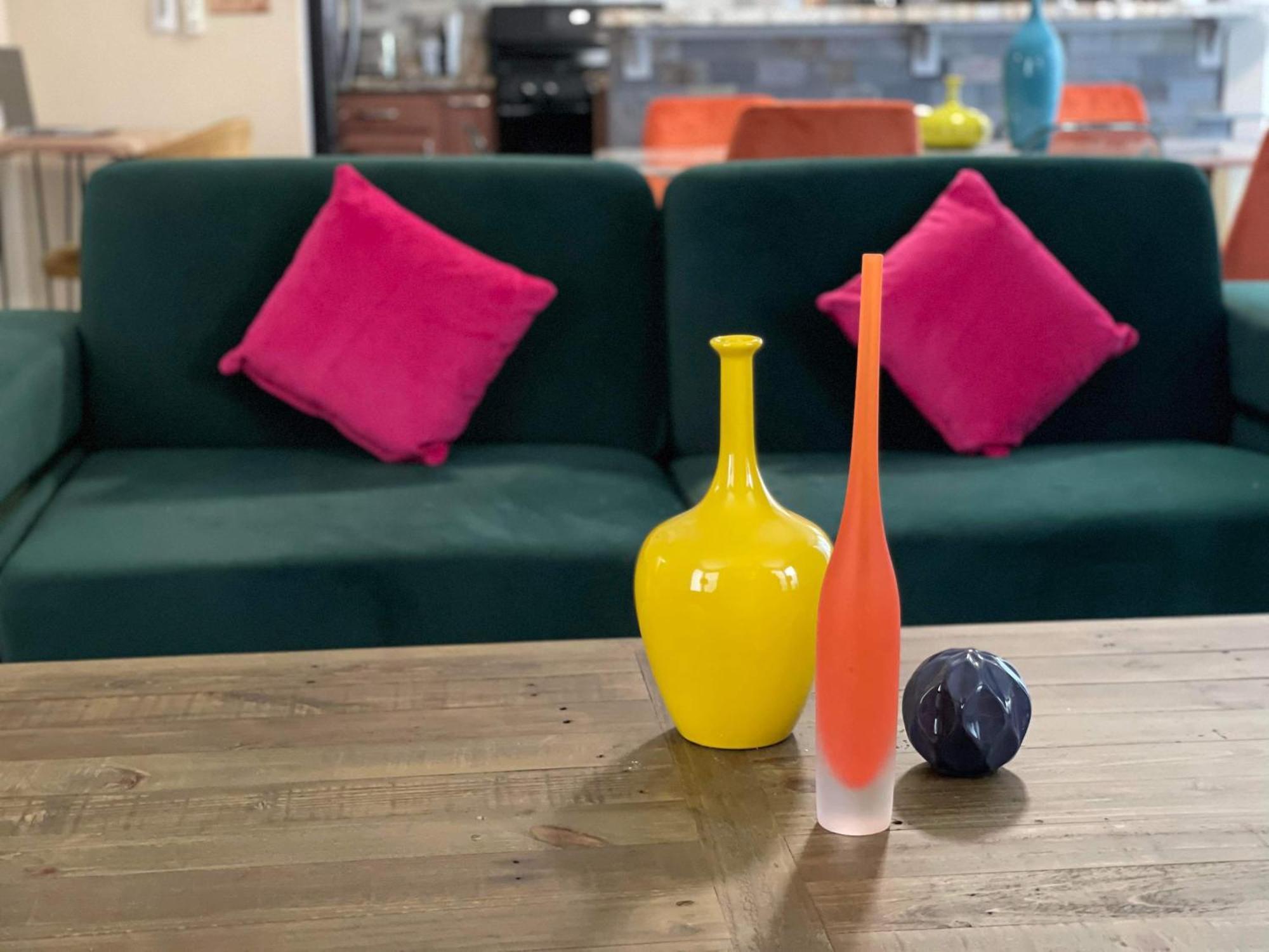Pet-friendly, Vibrant Oasis - Colorful Retreat Near Summerlin *