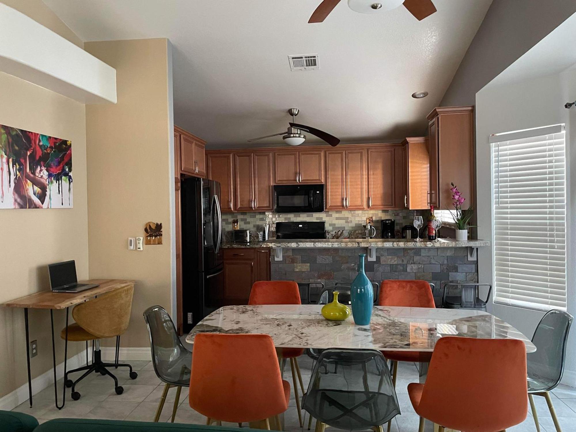 Pet-friendly, Vibrant Oasis - Colorful Retreat Near Summerlin