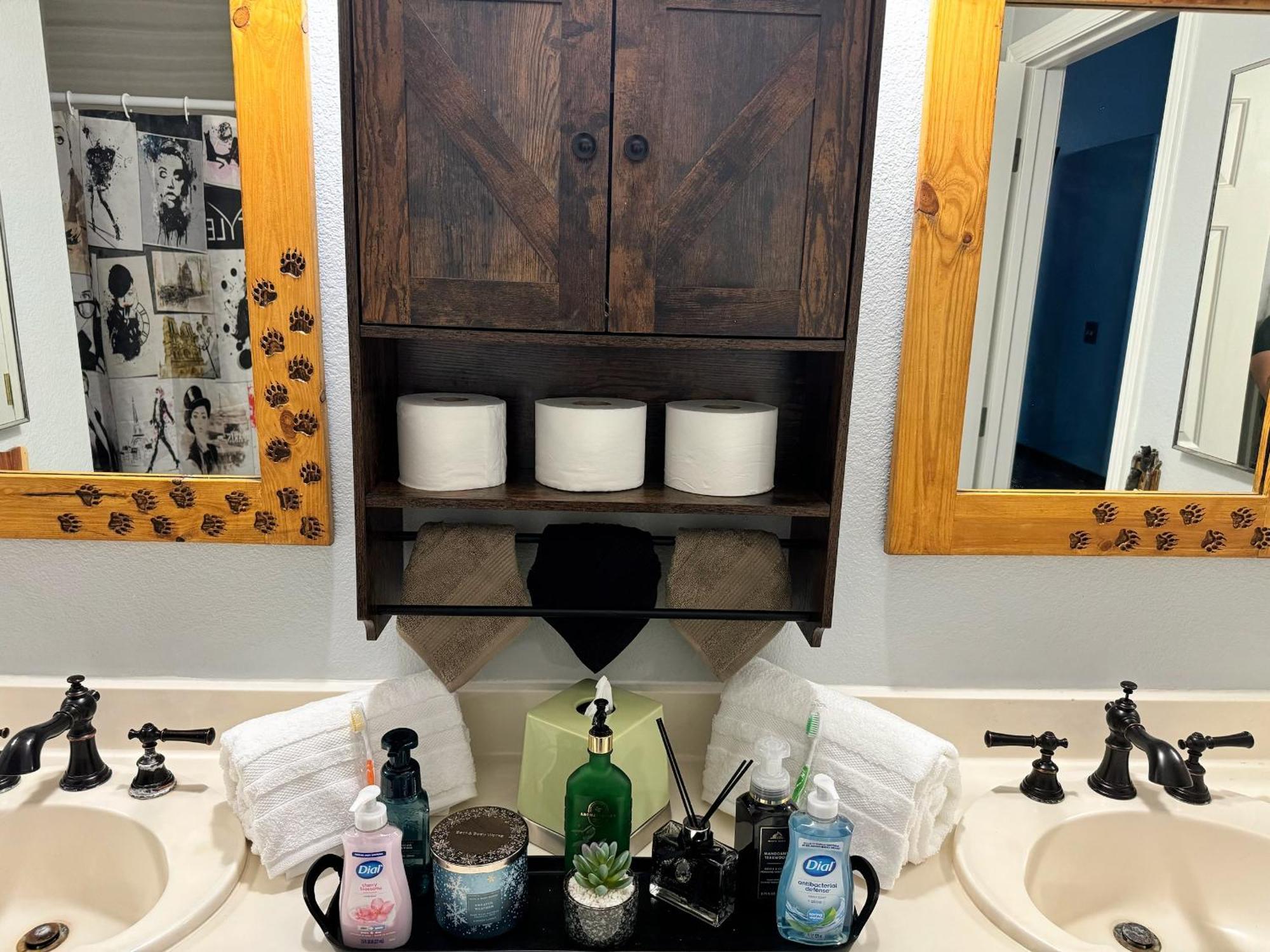 Сasa de vacaciones Pet-friendly, Vibrant Oasis - Colorful Retreat Near Summerlin *