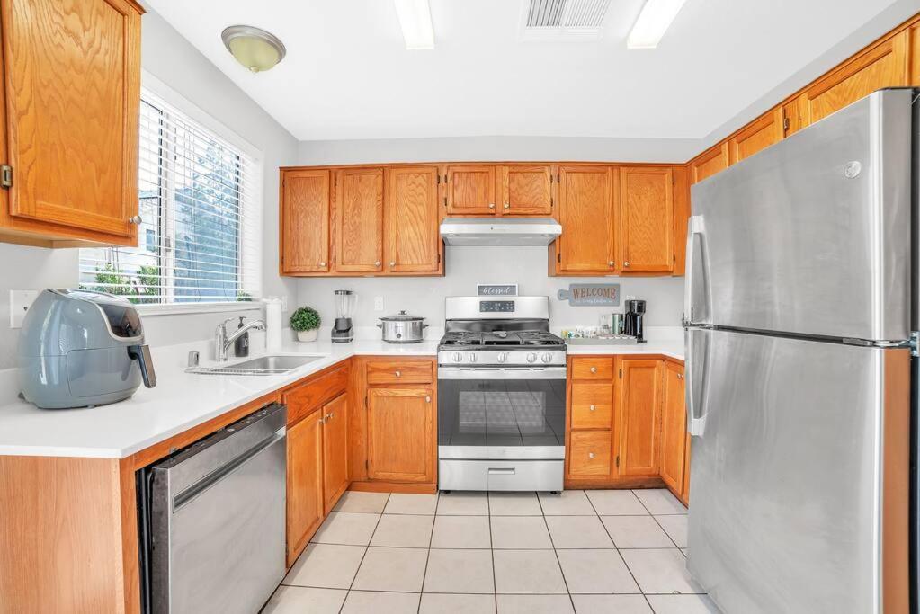 Spacious 4 Bedroom 3 Bath House Apartamento Las Vegas