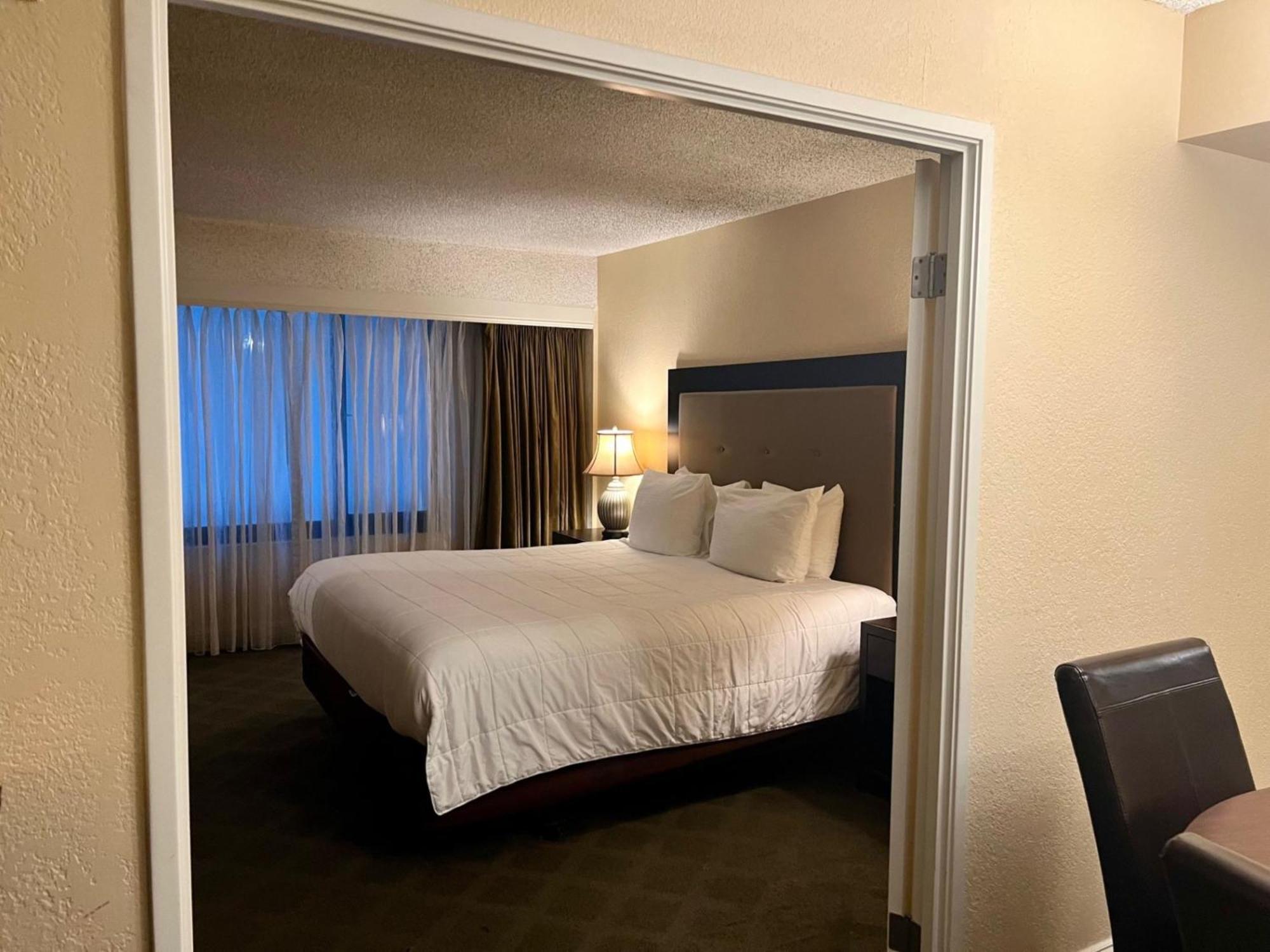Jockey Center Strip Apartahotel 3*