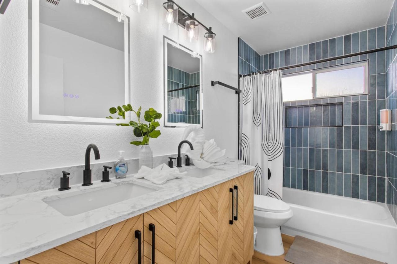 Spacious 5 Bedroom With Games And Сasa de vacaciones Las Vegas
