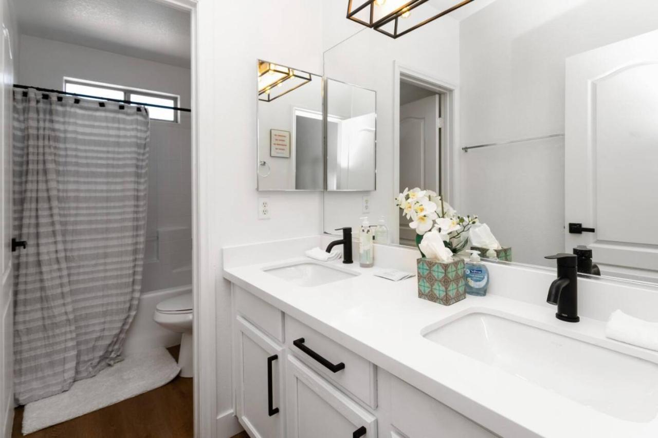 Fantastic 4br With Pool And Games Сasa de vacaciones Las Vegas
