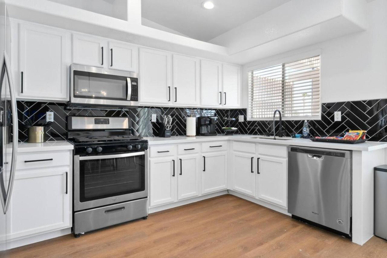 Fantastic 4br With Pool And Games * Las Vegas
