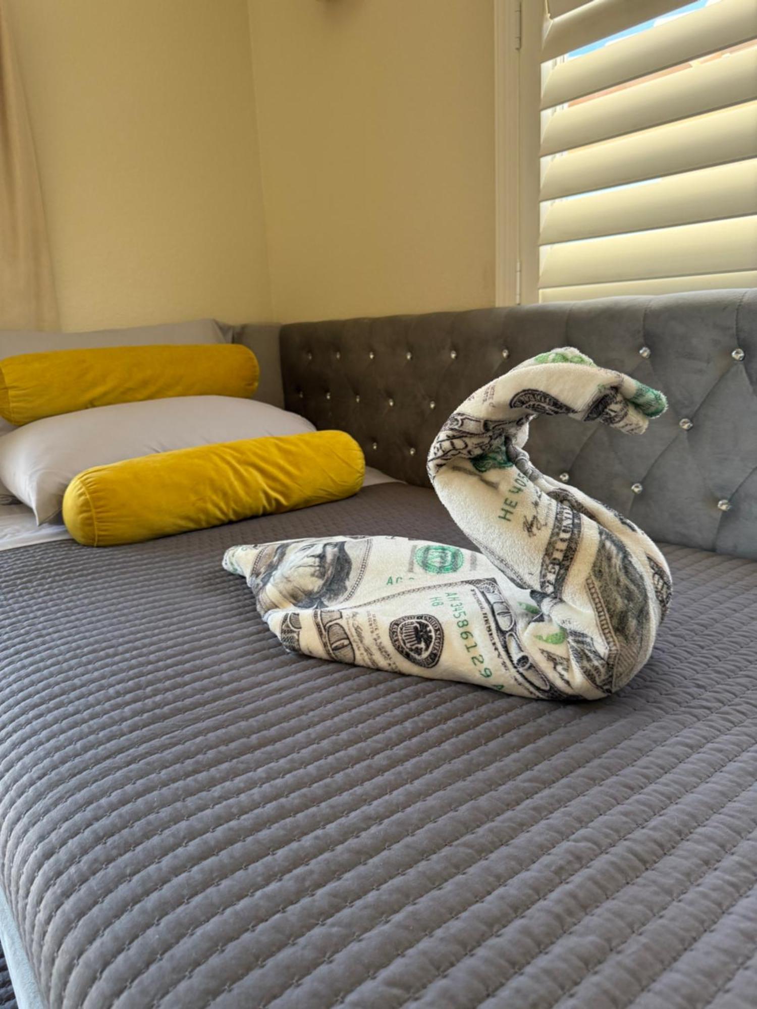 Fragrant Finnish Sauna & Cozy Pool With French 3br * Las Vegas