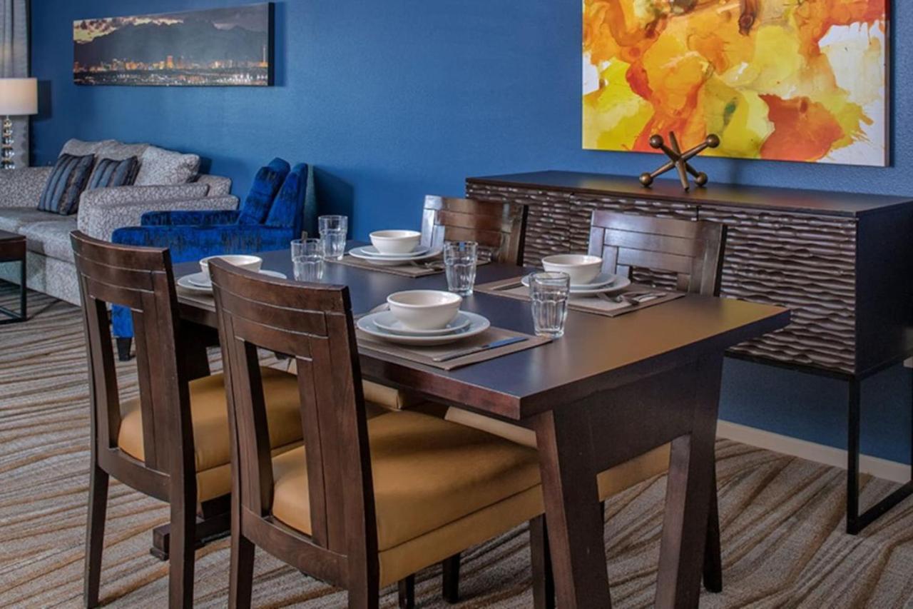 Enjoy Vegas Blvd With The Family In 2bd With Lazy River Apartment Las Vegas