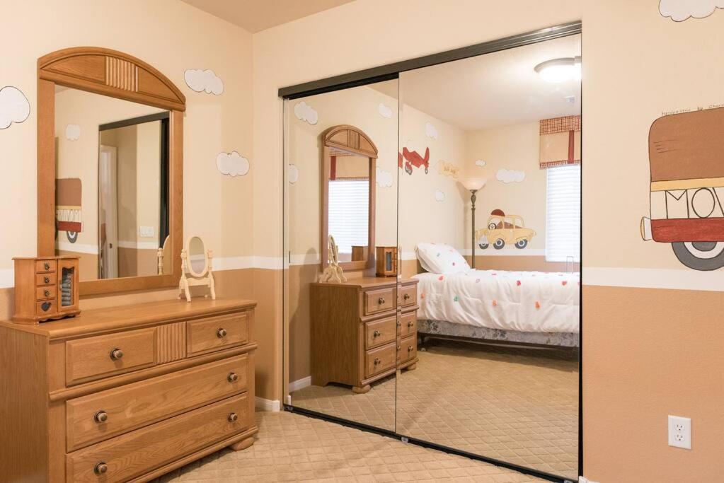 Elegant Beautiful With Pool & Heated Сasa de vacaciones