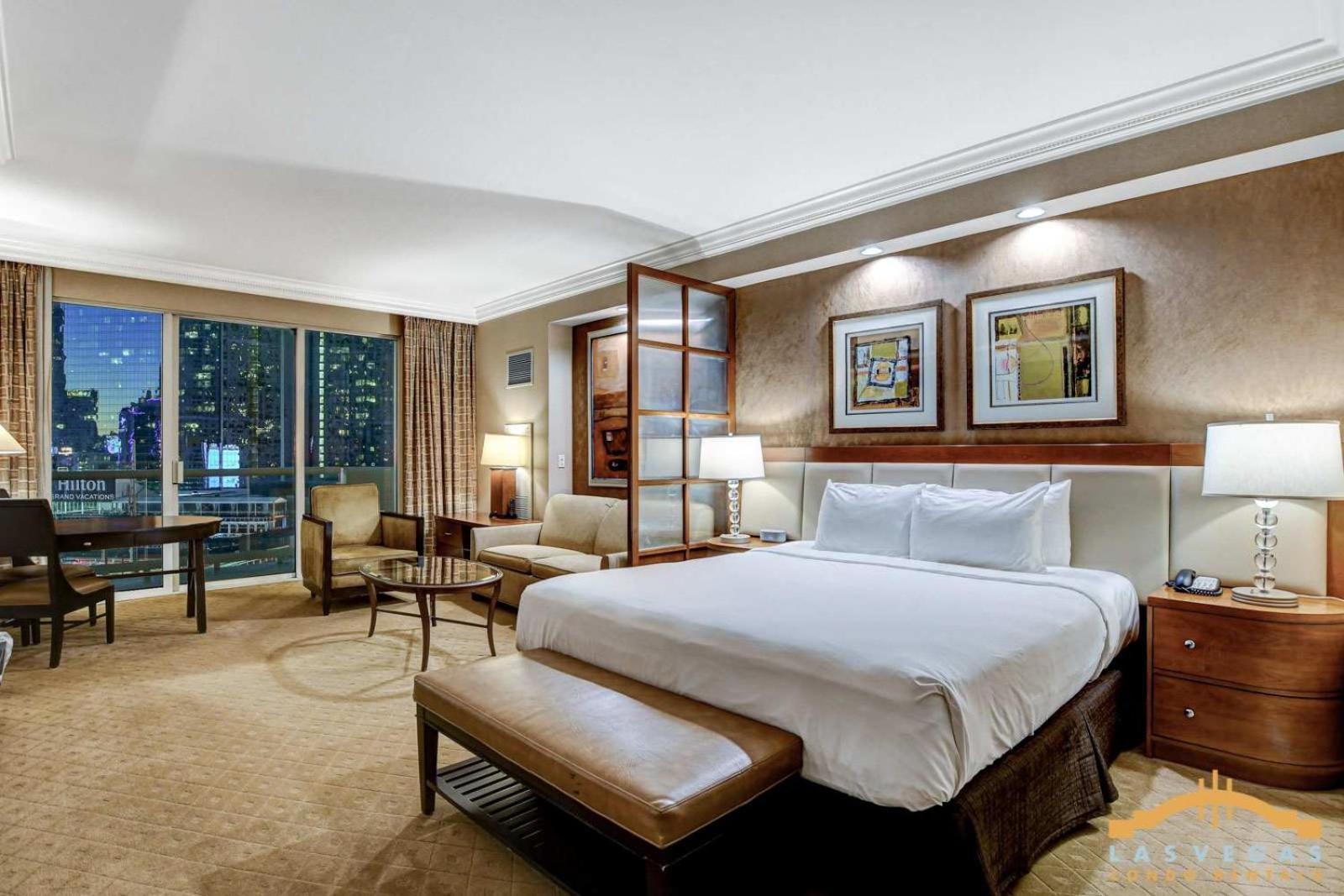 Mgm Signature-07-707 Strip View Balcony *