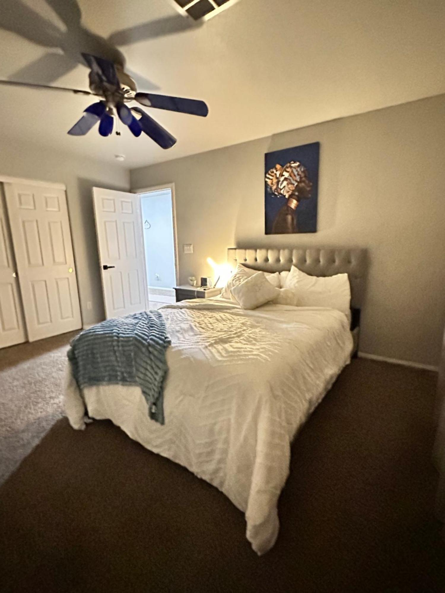 Spacious Cozy Close To Everything Homestay