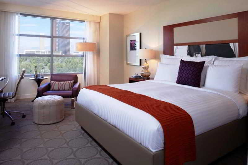 Hotel Renaissance Vegas 4*