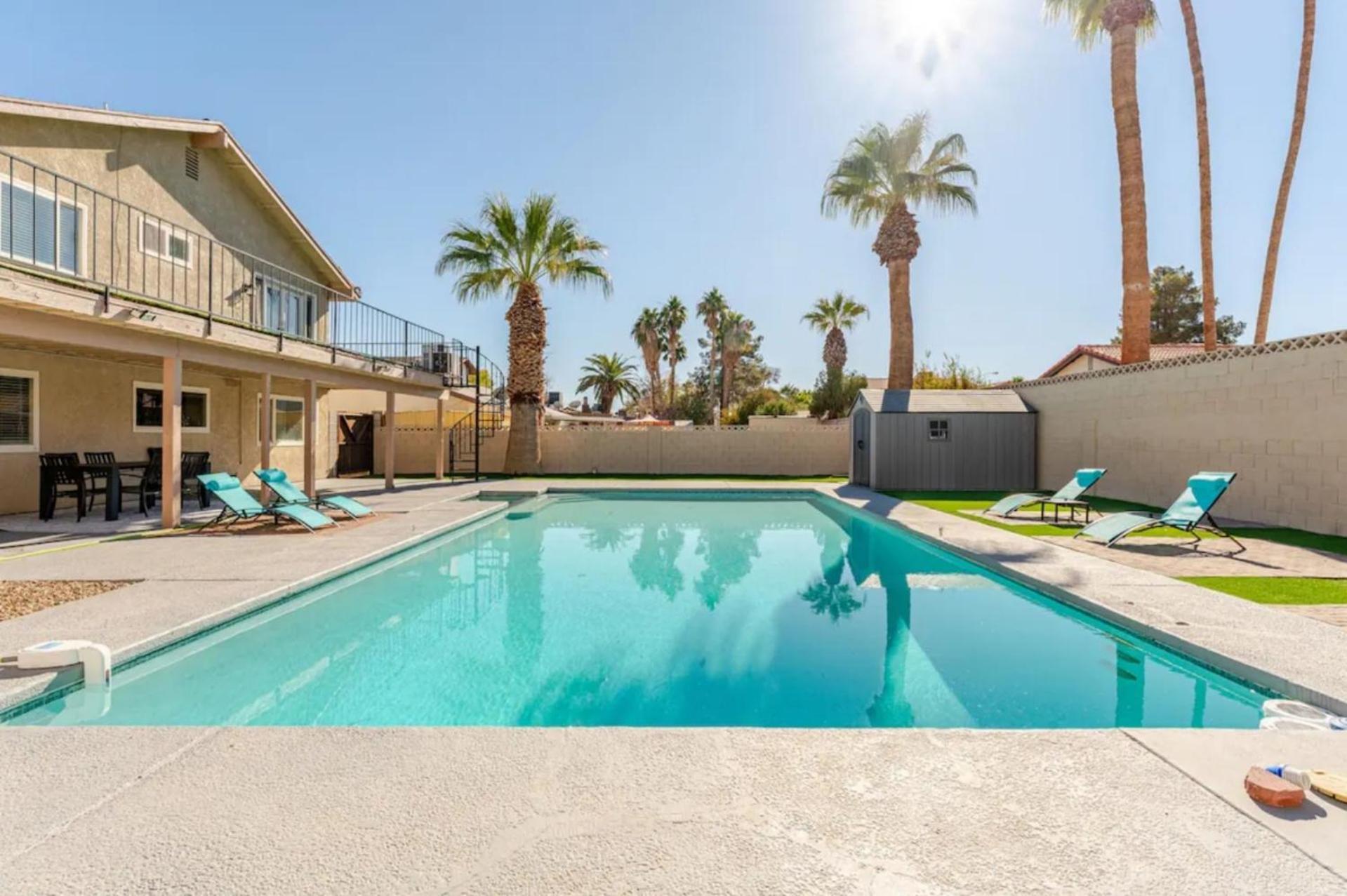 Villa Oasis In The Desert With Huge Heated Pool And *