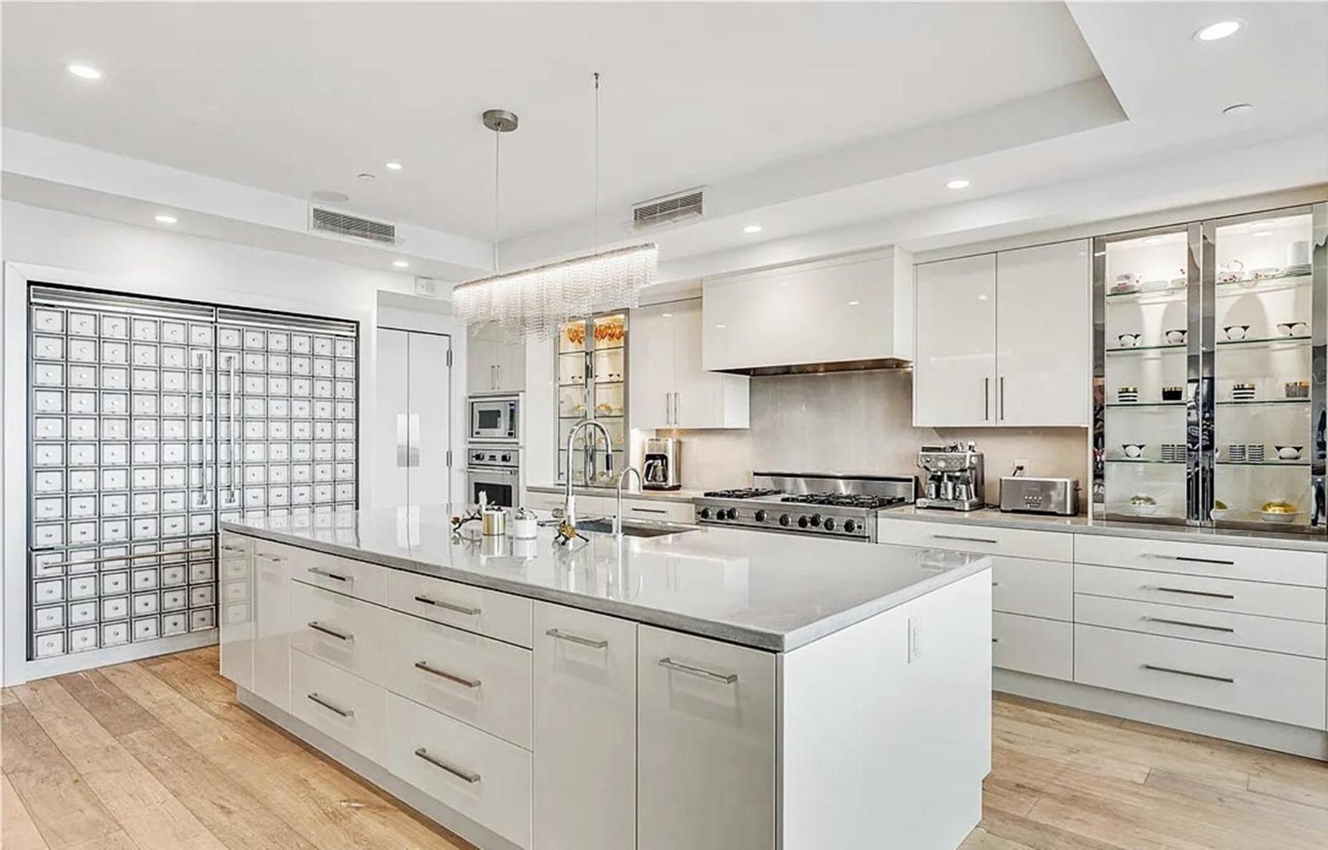 Luxurious Four-bedroom Penthouse Las Vegas