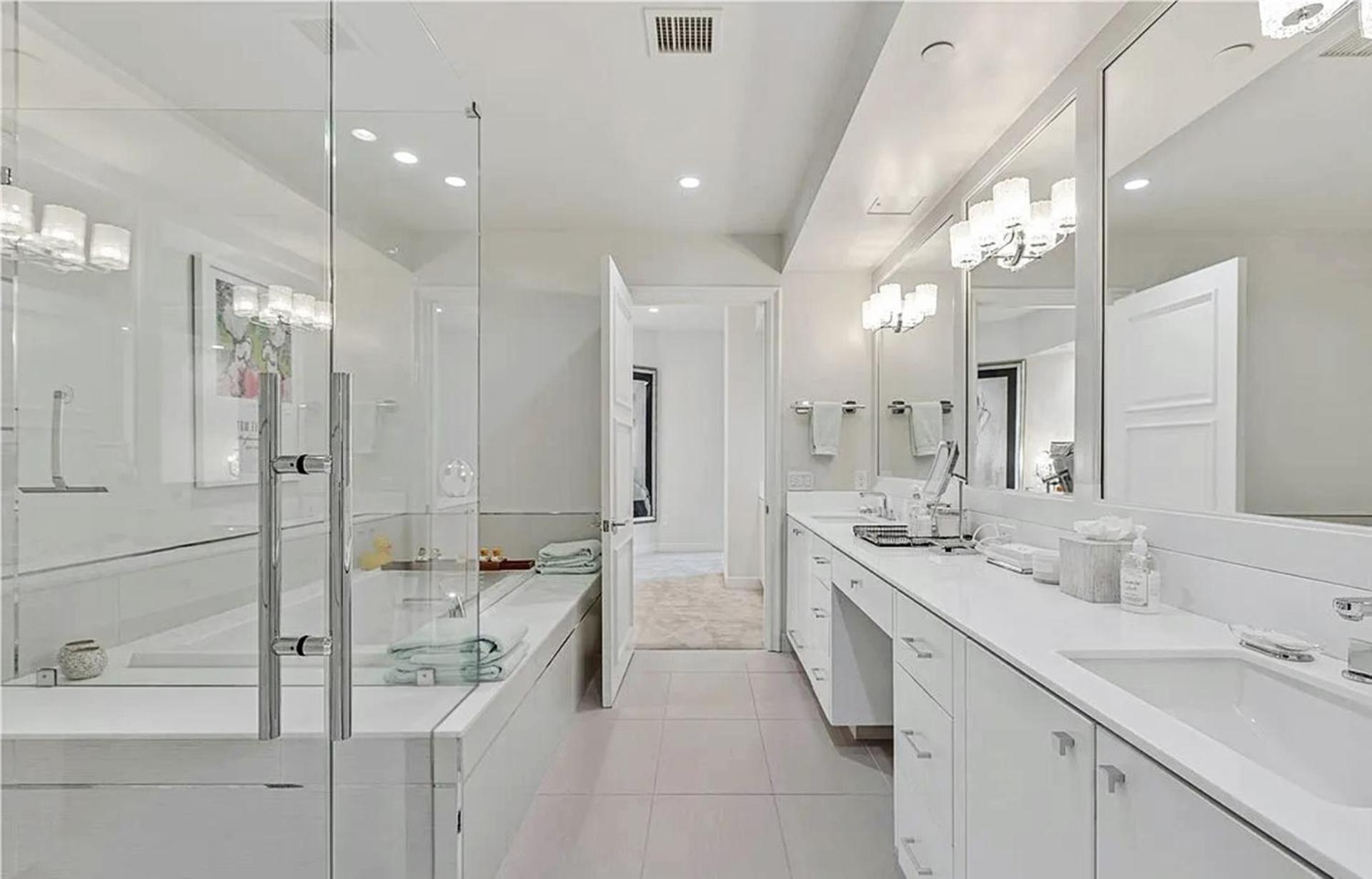 Luxurious Four-bedroom Penthouse Apartamento