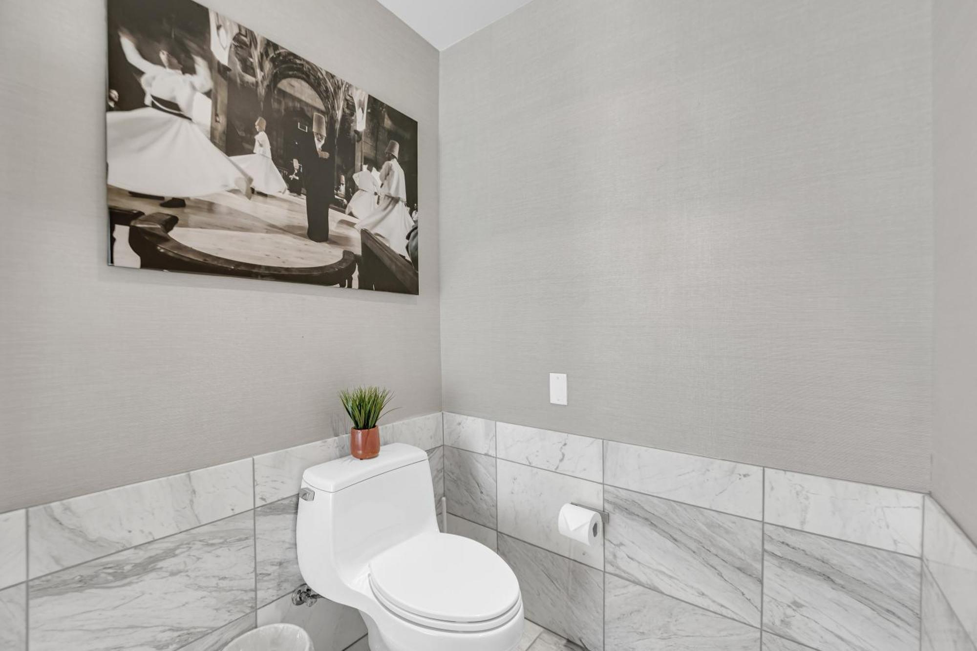 52nd Floor Modern Luxury Studio Strip View Apartment Las Vegas