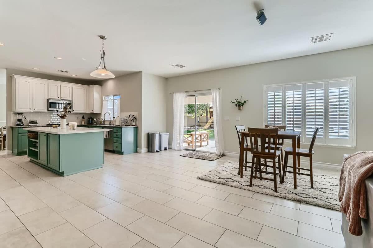 Spacious Luxury Desert Retreat With Heated Pool Putt Putt And A Playground For Family Сasa de vacaciones