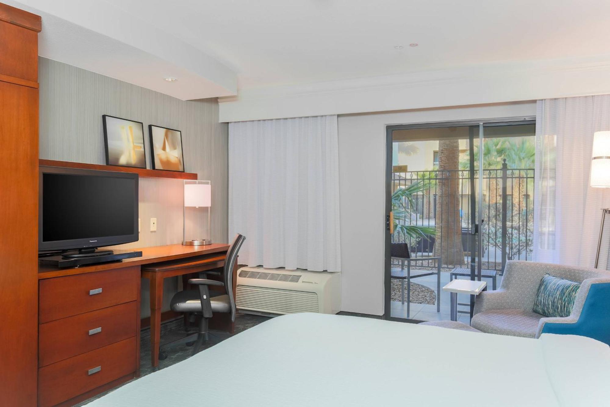 Courtyard By Marriott Vegas Stadium Area 3*