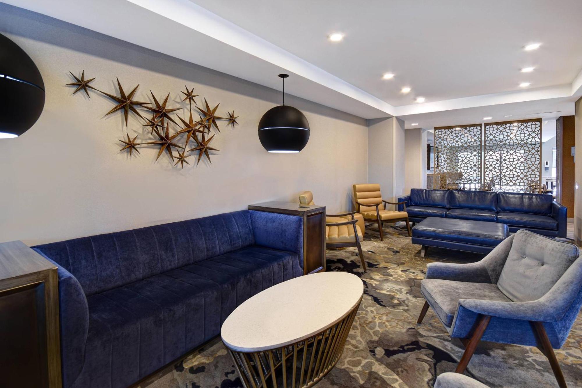 Hotel Fairfield & Vegas Airport South 3*