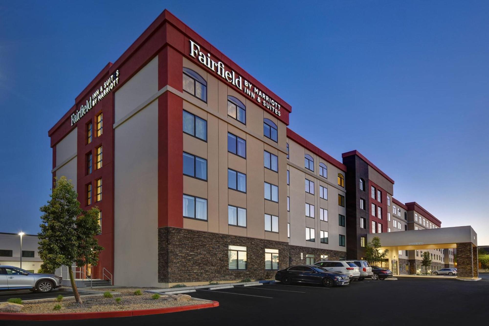 Fairfield & Vegas Airport South Hotel 3*