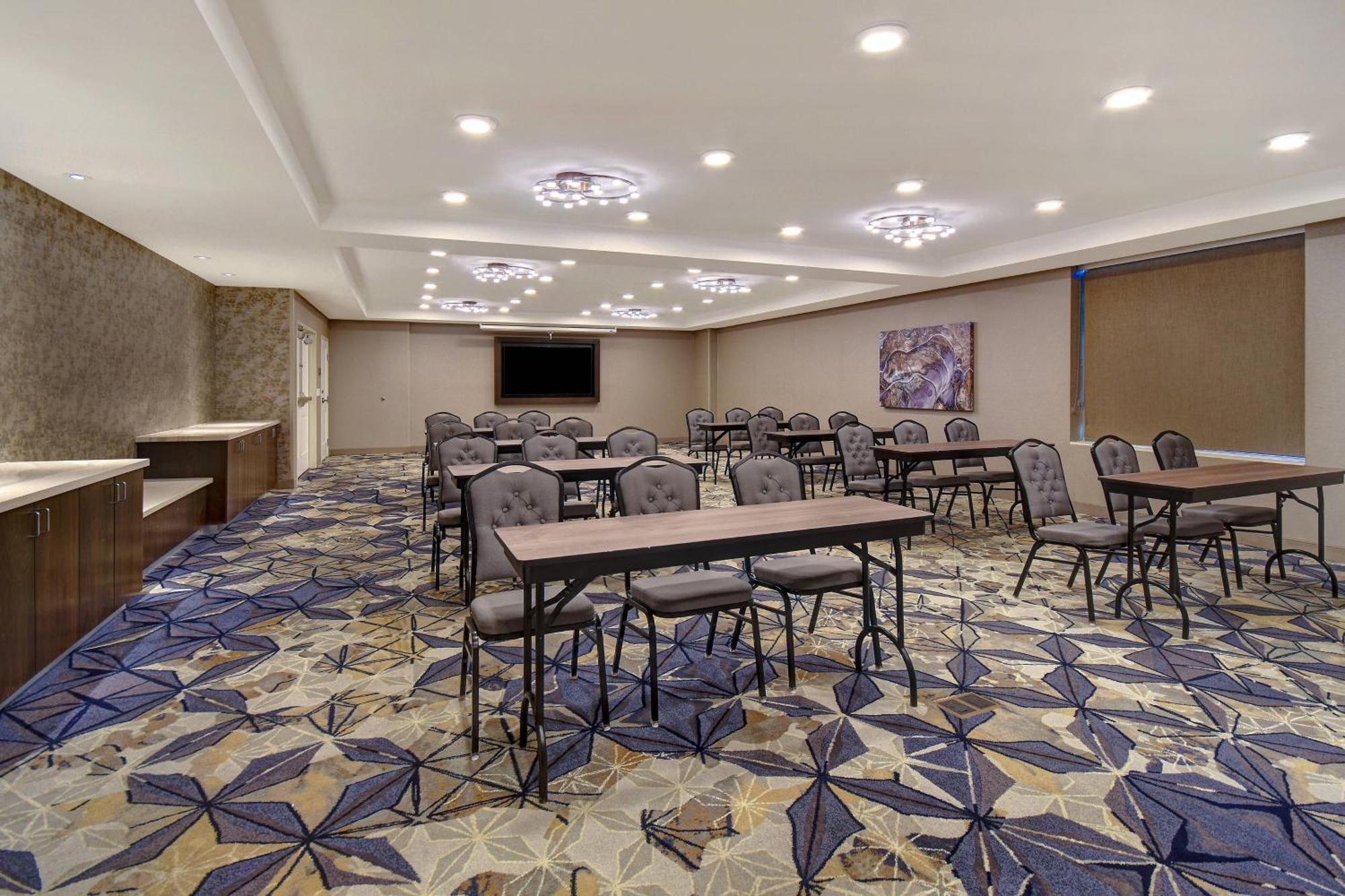 Hotel Fairfield & Vegas Airport South 3*