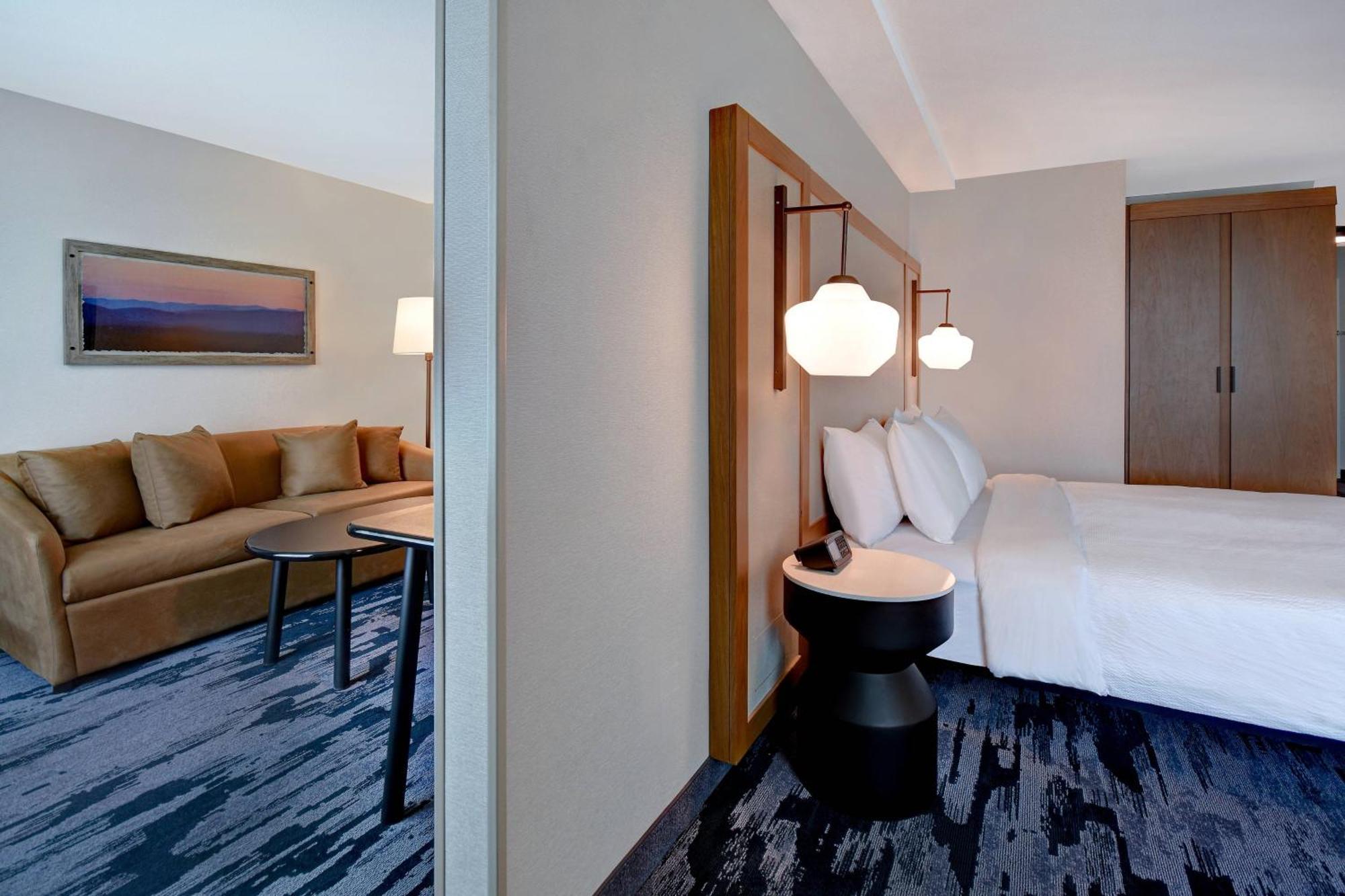 Fairfield & Vegas Airport South Hotel