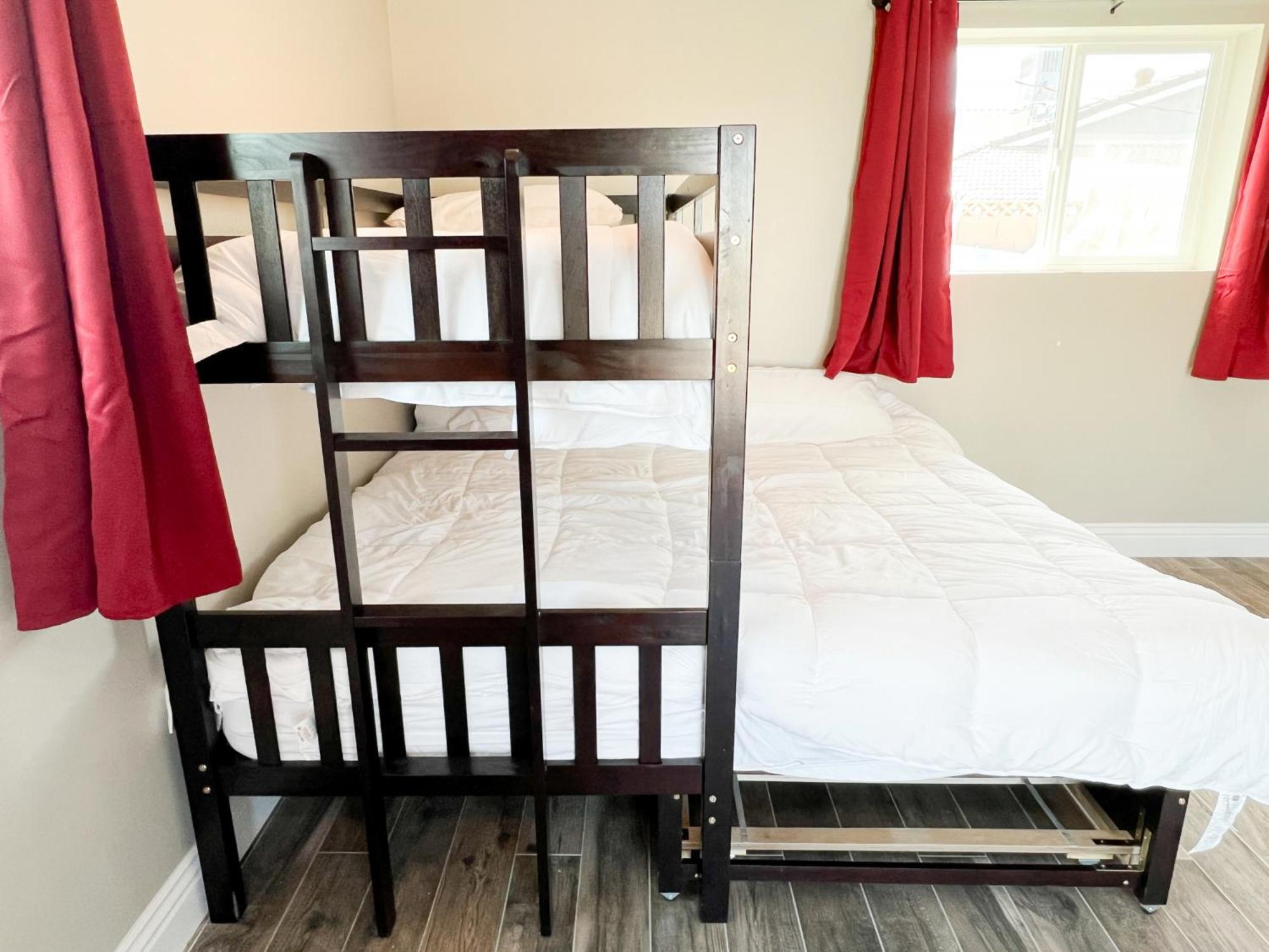 Сasa de vacaciones Lux Private - Pool, Billiards, 8 Smart Tvs, Board Games, Cotton Bedding - The Stone Sanctuary At Mccullough Hills Trailhead Las Vegas