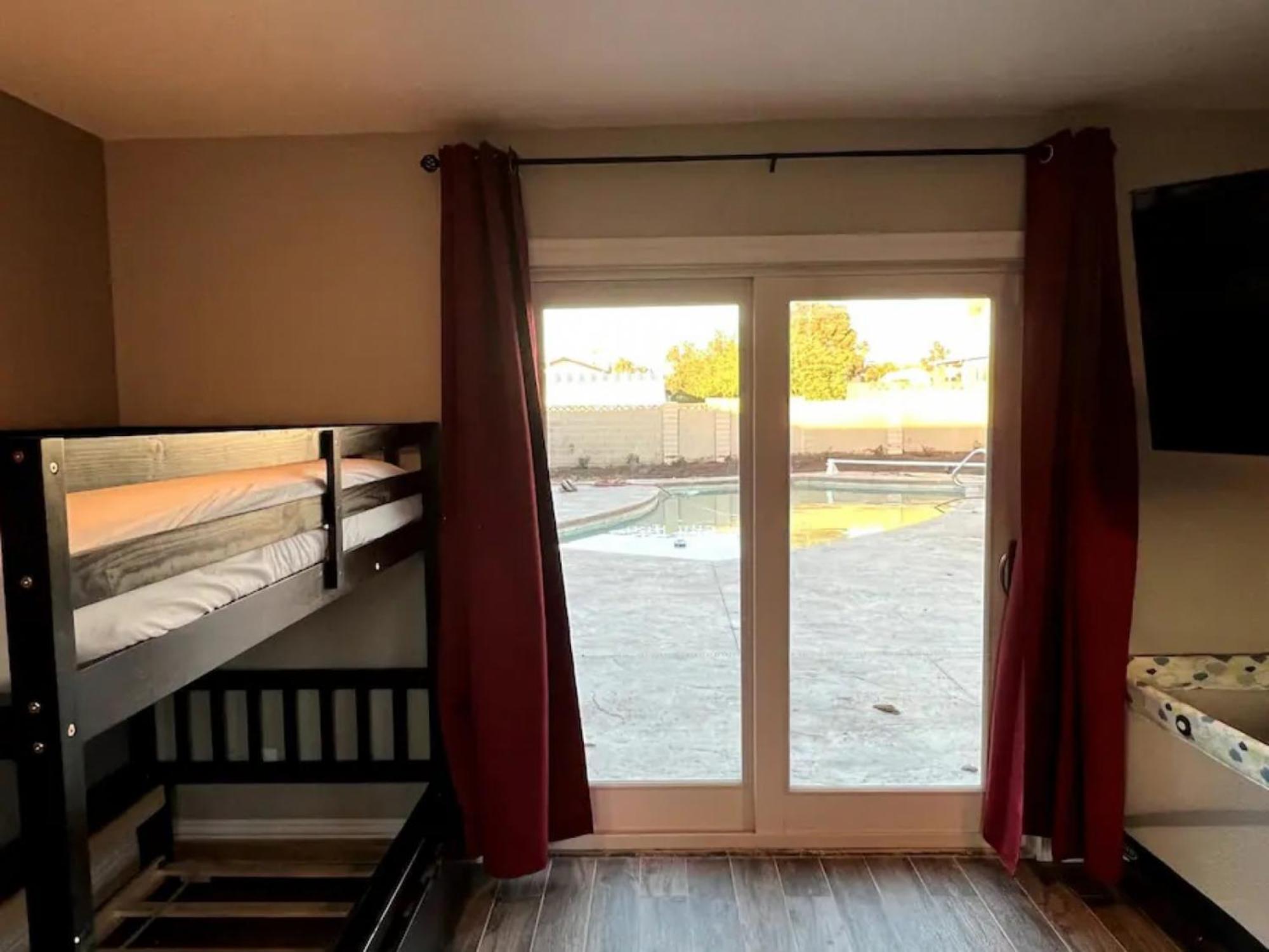Сasa de vacaciones Lux Private - Pool, Billiards, 8 Smart Tvs, Board Games, Cotton Bedding - The Stone Sanctuary At Mccullough Hills Trailhead