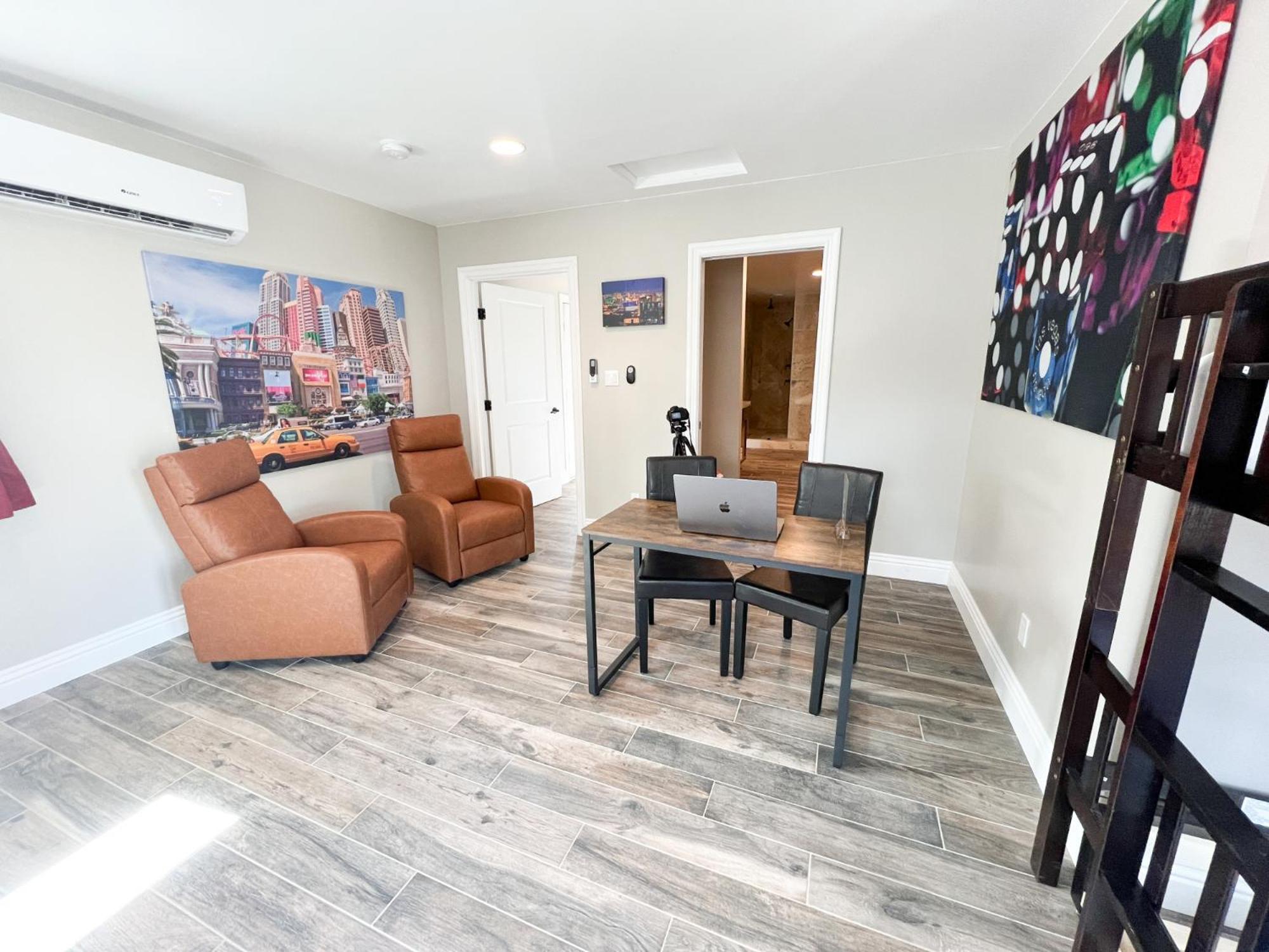 Сasa de vacaciones Lux Private - Pool, Billiards, 8 Smart Tvs, Board Games, Cotton Bedding - The Stone Sanctuary At Mccullough Hills Trailhead *
