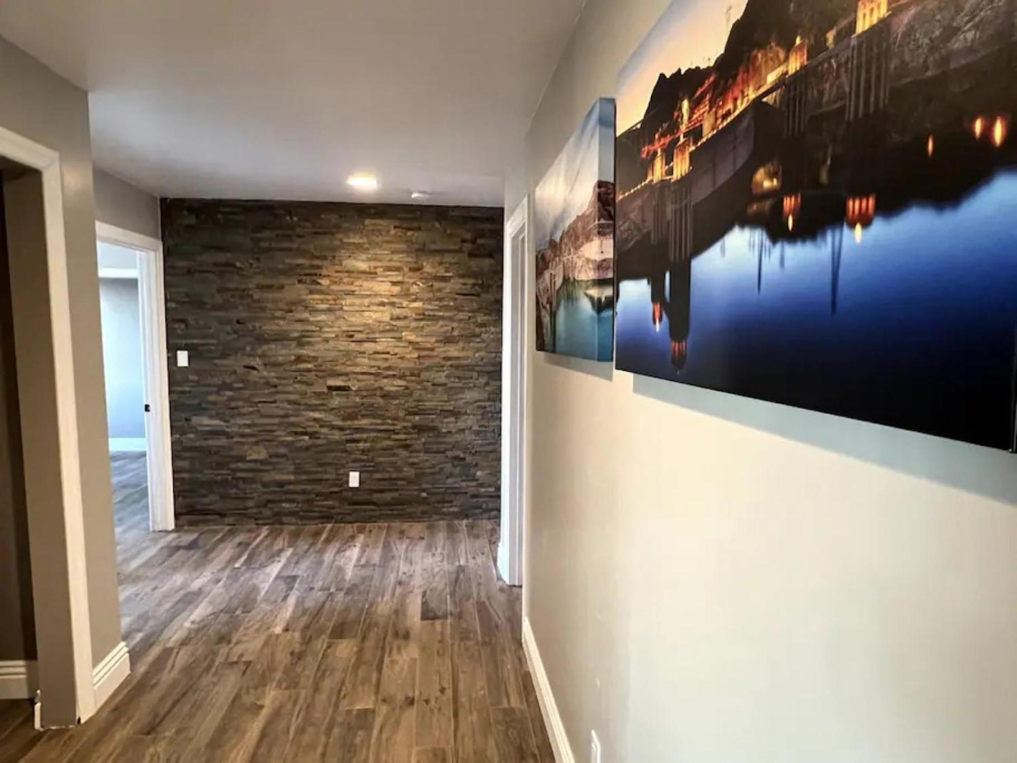 Lux Private - Pool, Billiards, 8 Smart Tvs, Board Games, Cotton Bedding - The Stone Sanctuary At Mccullough Hills Trailhead Сasa de vacaciones