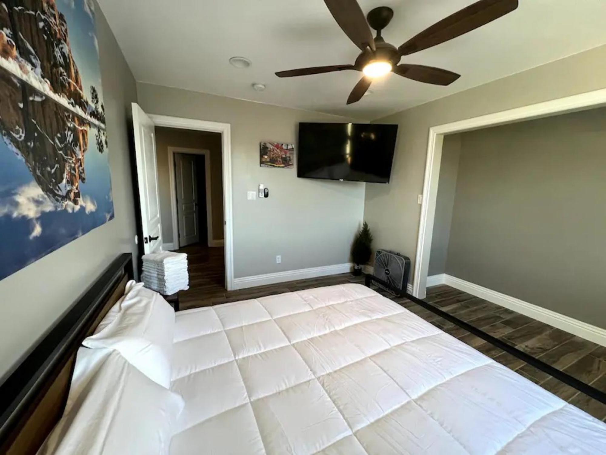 Сasa de vacaciones Lux Private - Pool, Billiards, 8 Smart Tvs, Board Games, Cotton Bedding - The Stone Sanctuary At Mccullough Hills Trailhead