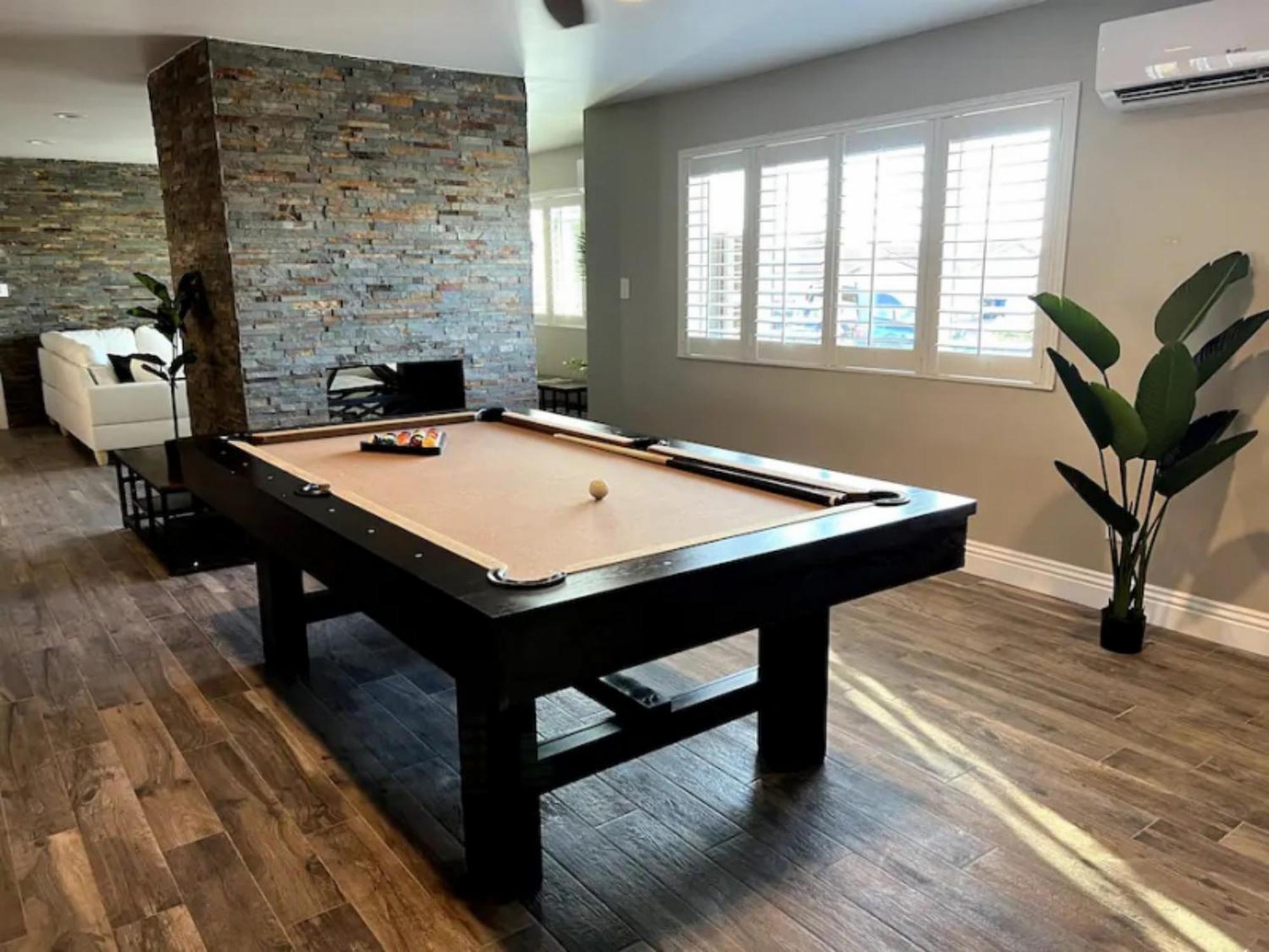 Lux Private - Pool, Billiards, 8 Smart Tvs, Board Games, Cotton Bedding - The Stone Sanctuary At Mccullough Hills Trailhead Сasa de vacaciones *