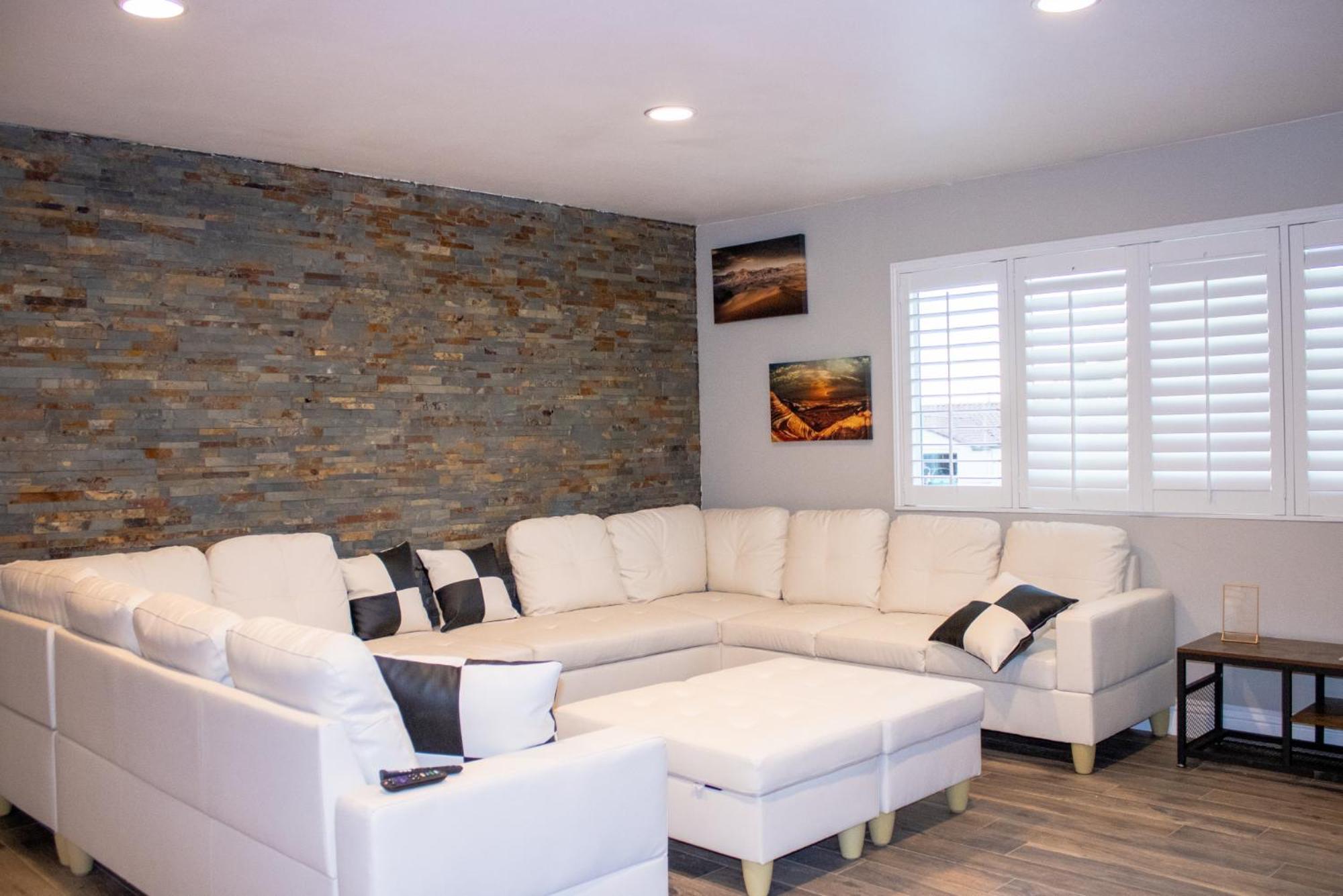 Lux Private - Pool, Billiards, 8 Smart Tvs, Board Games, Cotton Bedding - The Stone Sanctuary At Mccullough Hills Trailhead Сasa de vacaciones