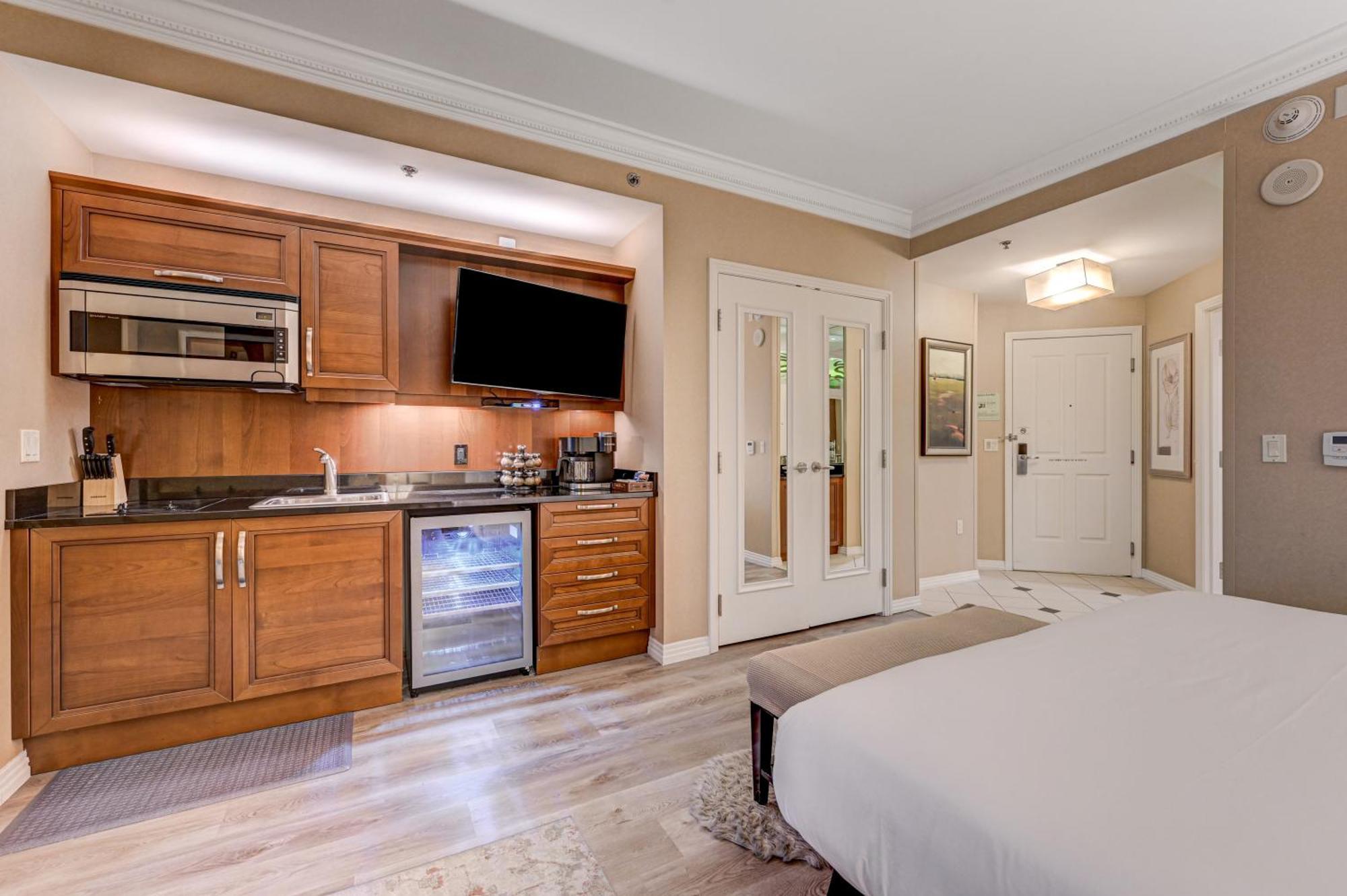 Luxury Mgm Signature Location Lazy River No Fee Las Vegas
