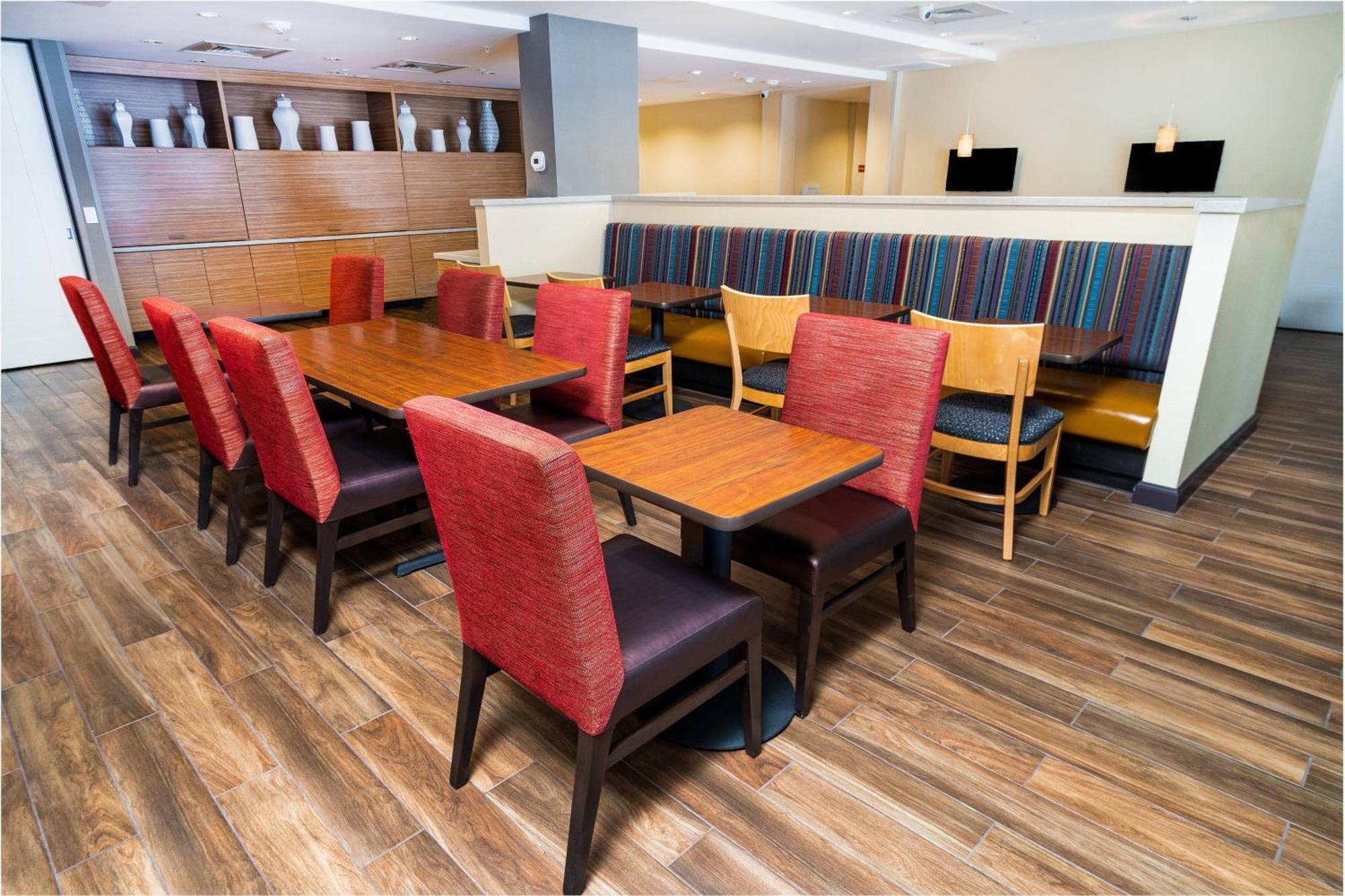 Hotel Towneplace By Marriott Vegas Stadium District 3*