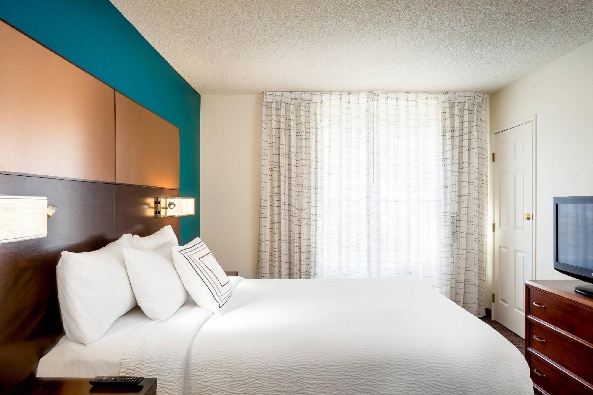 Hotel By Marriott Vegas Henderson/green Valley 3*