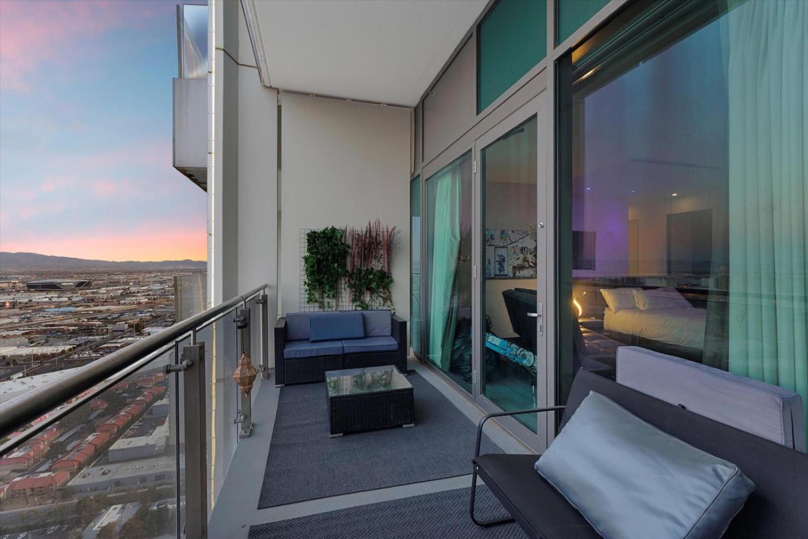 Aparthotel Luxury 4000 Sqft Penthouse At Palms Place 56 Floor *