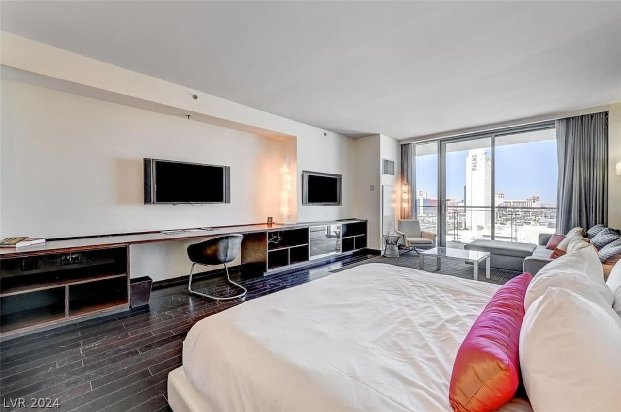 Stunning Escape Floor Strip-view 31316 Las Vegas