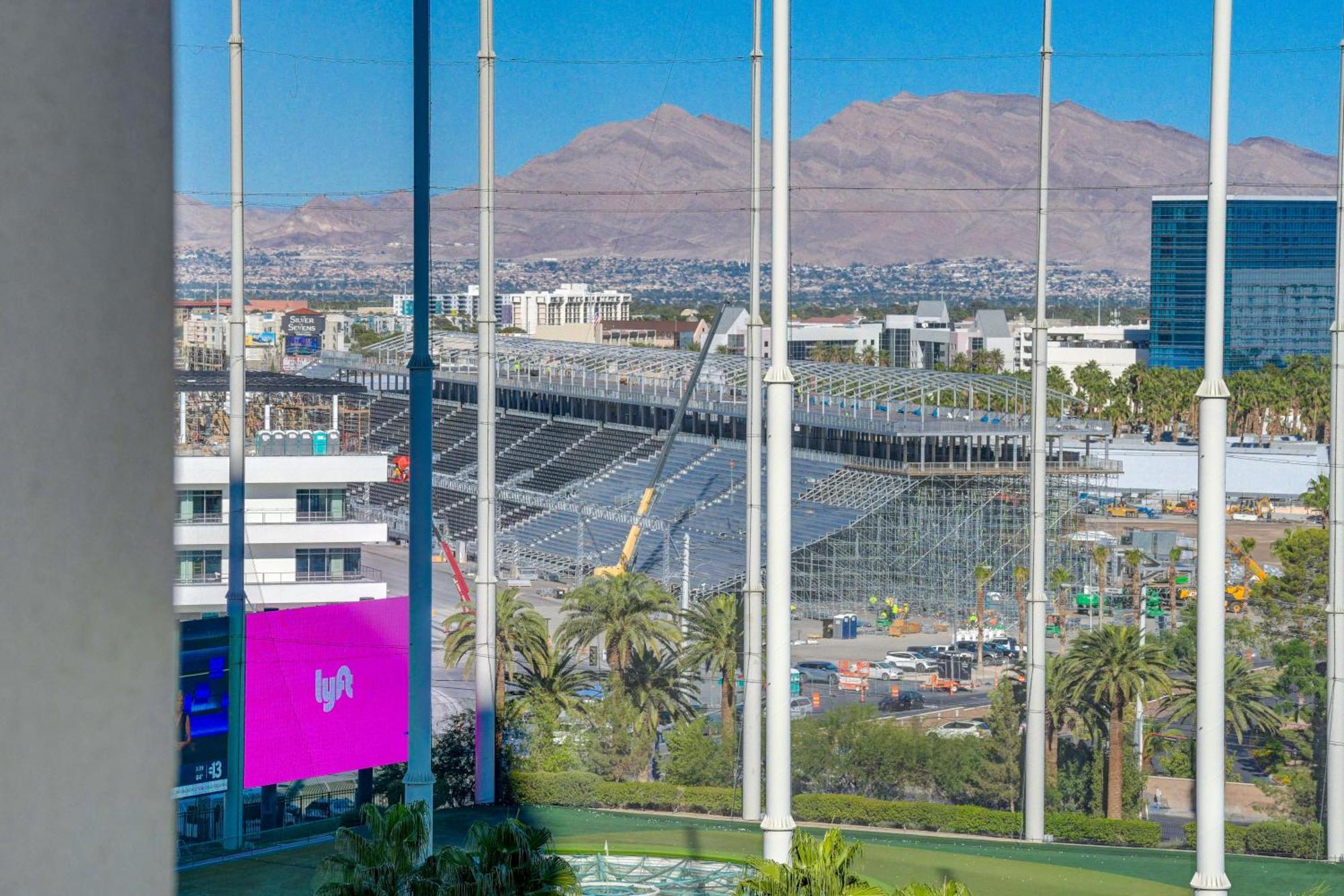 Mgm Finest 1bd 2bth With Balcony Free Access To Lazy River Pool Apartahotel
