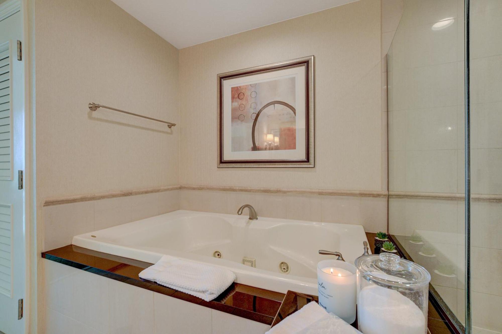 Apartahotel Mgm Finest 1bd 2bth With Balcony Free Access To Lazy River Pool Las Vegas