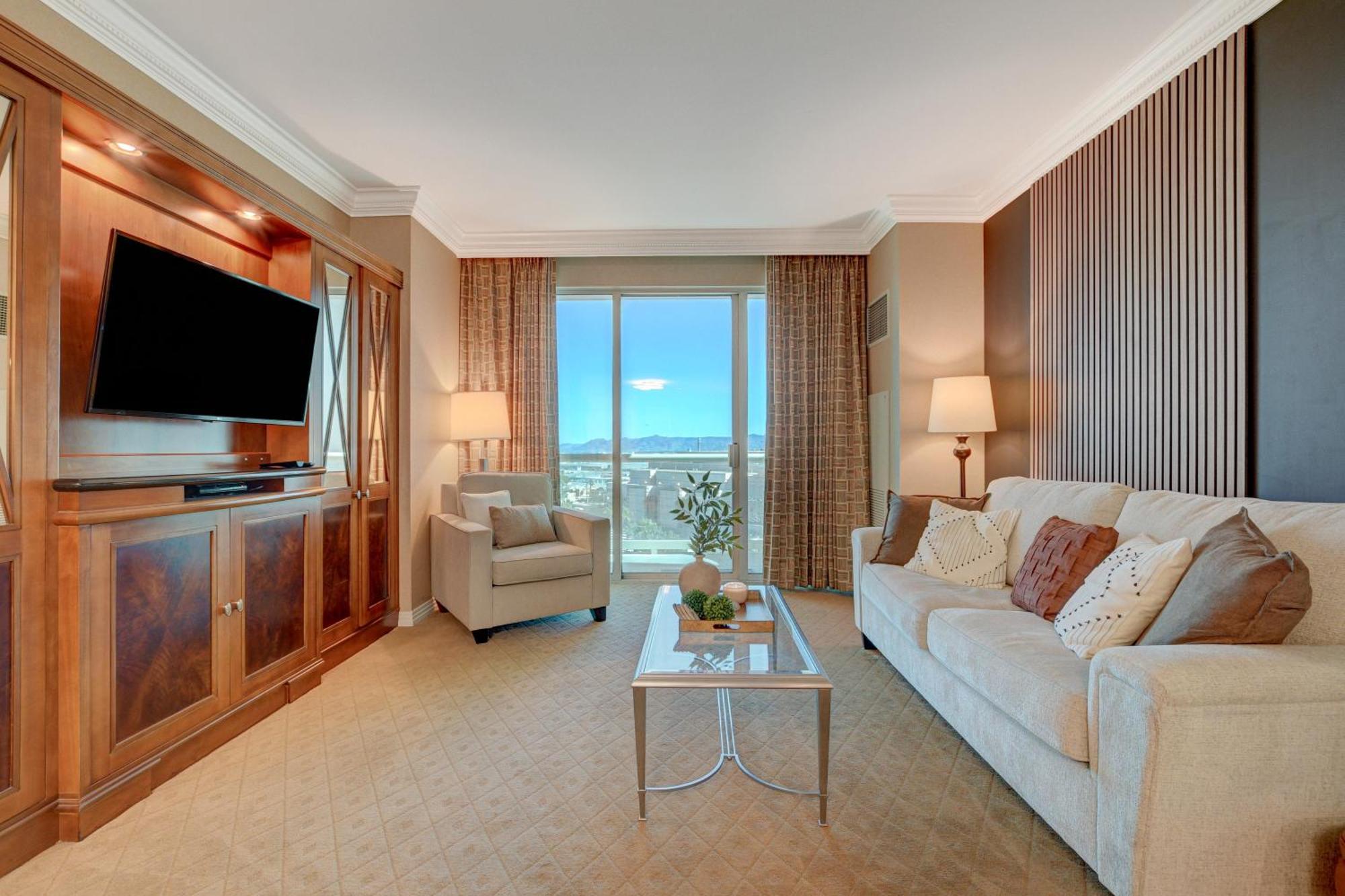 Mgm Finest 1bd 2bth With Balcony Free Access To Lazy River Pool * Las Vegas