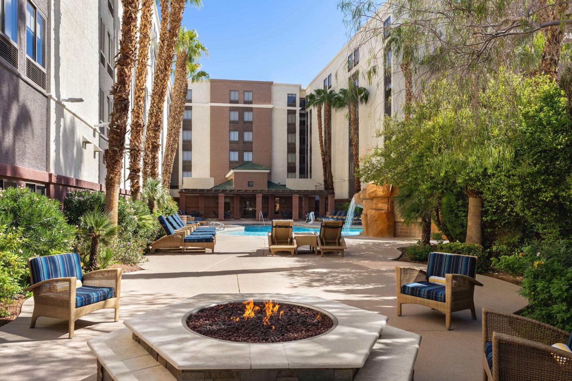 Hotel Hampton Tropicana Vegas 3*