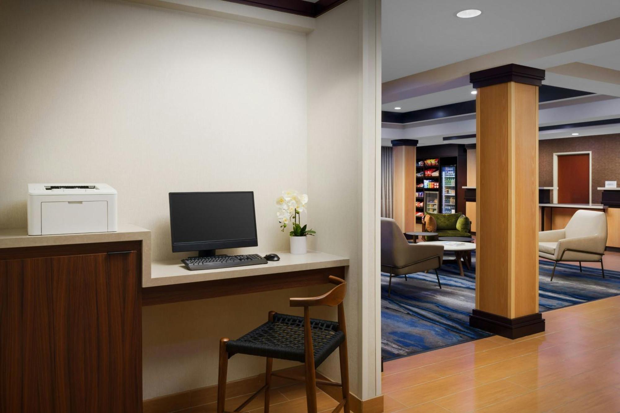 Fairfield By Marriott & Vegas Stadium Area Hotel 3*