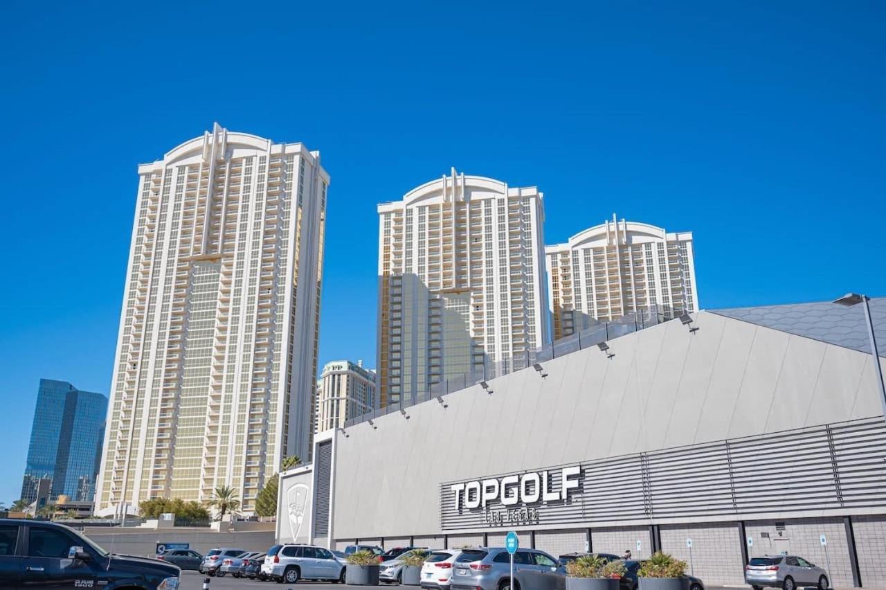 No Fee Strip View Balcony+ Free Valet+ Pool *