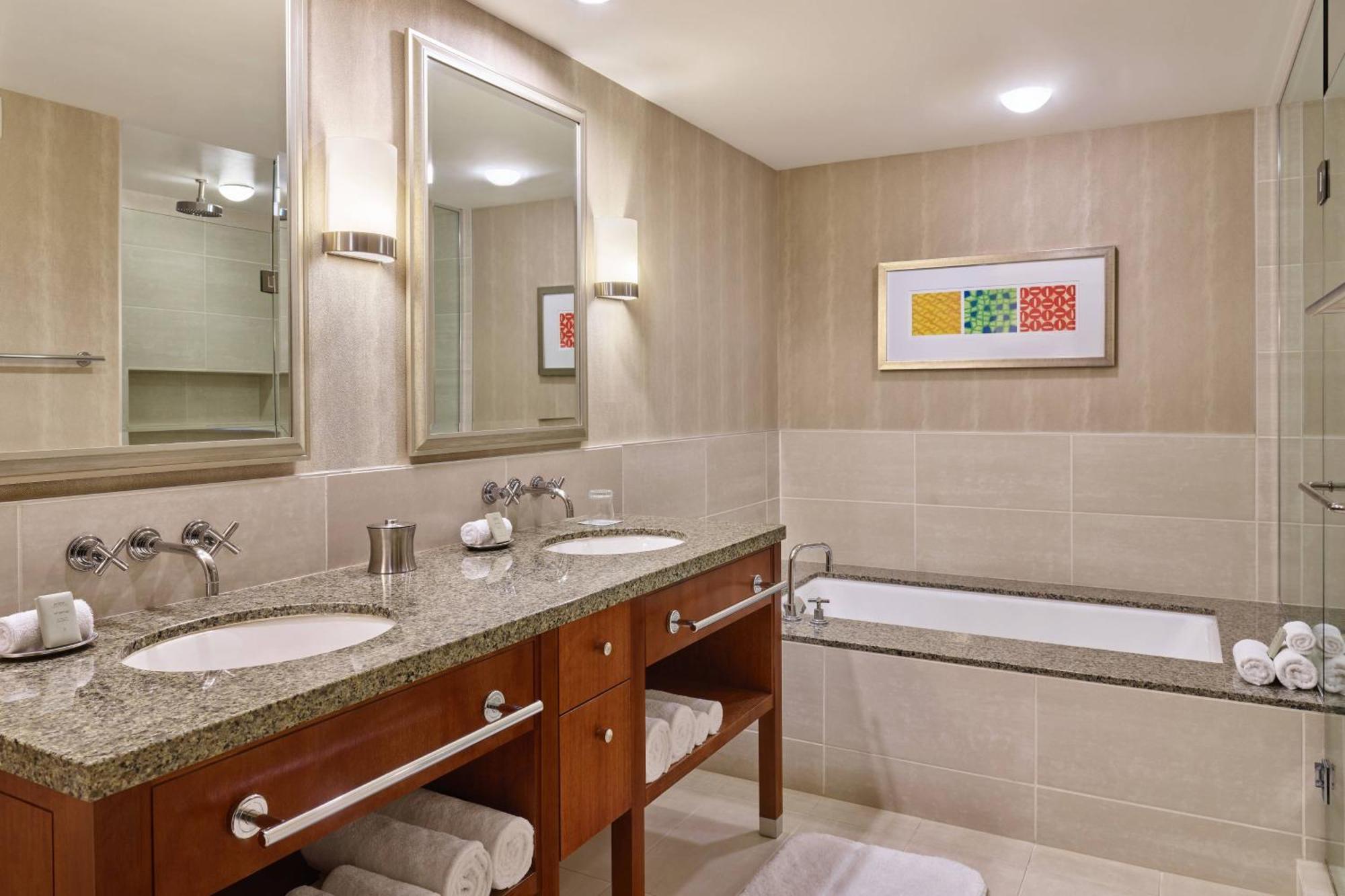 Hotel Renaissance Vegas 4*